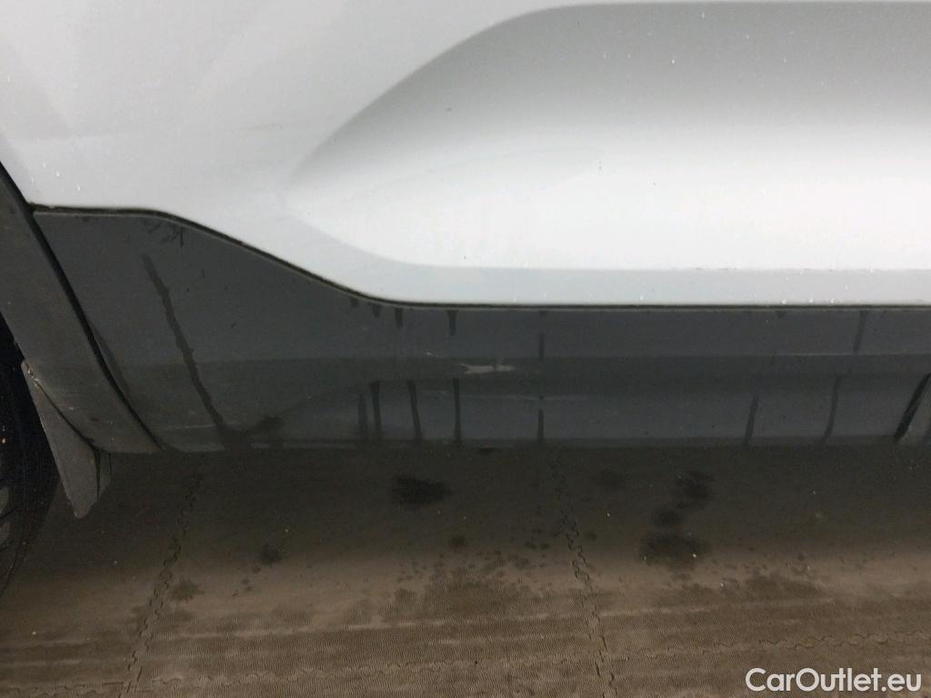  Volvo  XC 40 VOLVO XC40 / 2017 / 5P / todoterreno 1.5 T4 Twin Recharge R-Design Auto #26