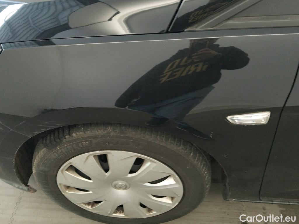  Opel  Astra OPEL  / 2015 / 5P / berlina con portón 1.6 CDTi S/S 81kW (110CV) Selective #13