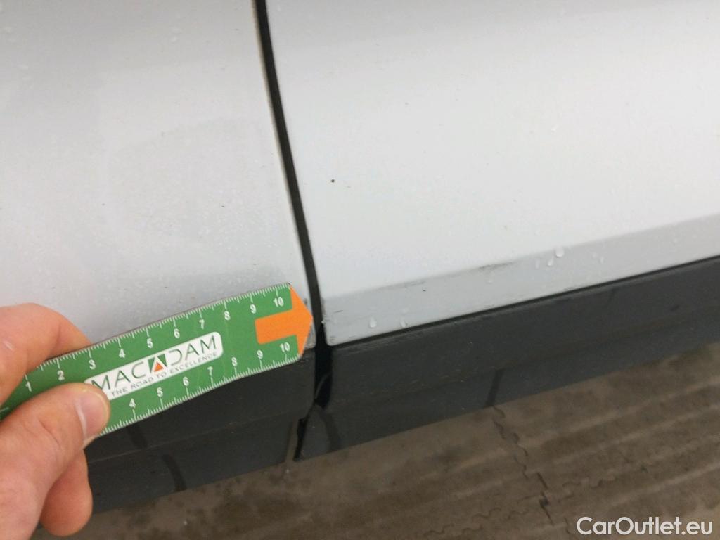  Volvo  XC 40 VOLVO XC40 / 2017 / 5P / todoterreno 1.5 T4 Twin Recharge R-Design Auto #17