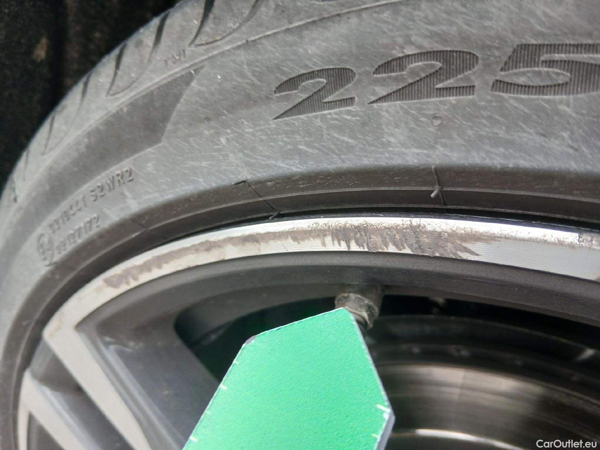  Bmw  Serie 1 BMW  / 2019 / 5P / berlina con portón 120d #33