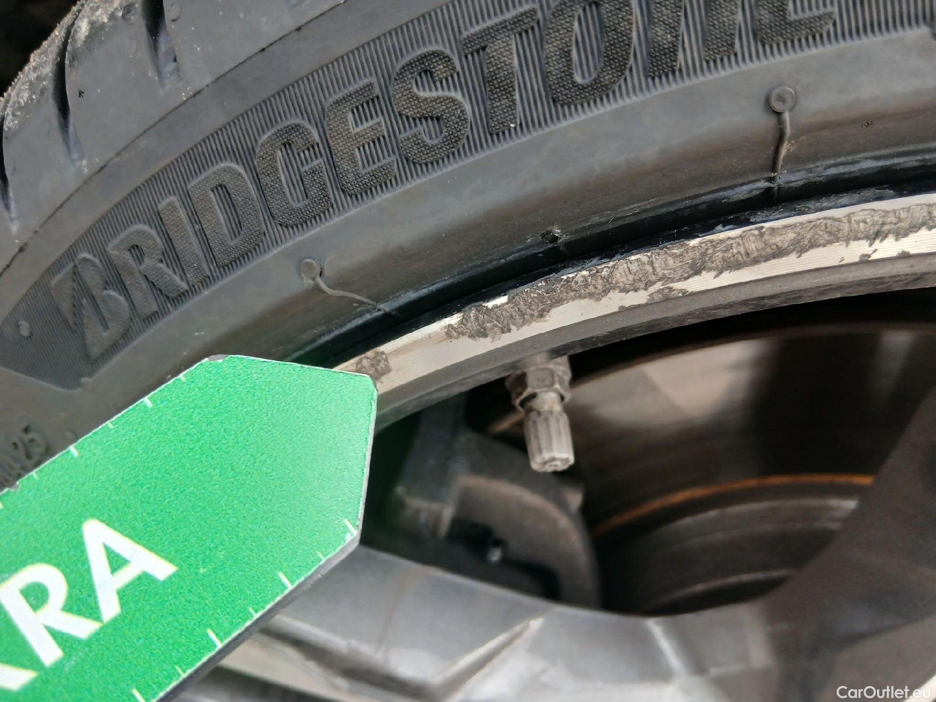  Bmw  Serie 1 BMW  / 2019 / 5P / berlina con portón 120d #17