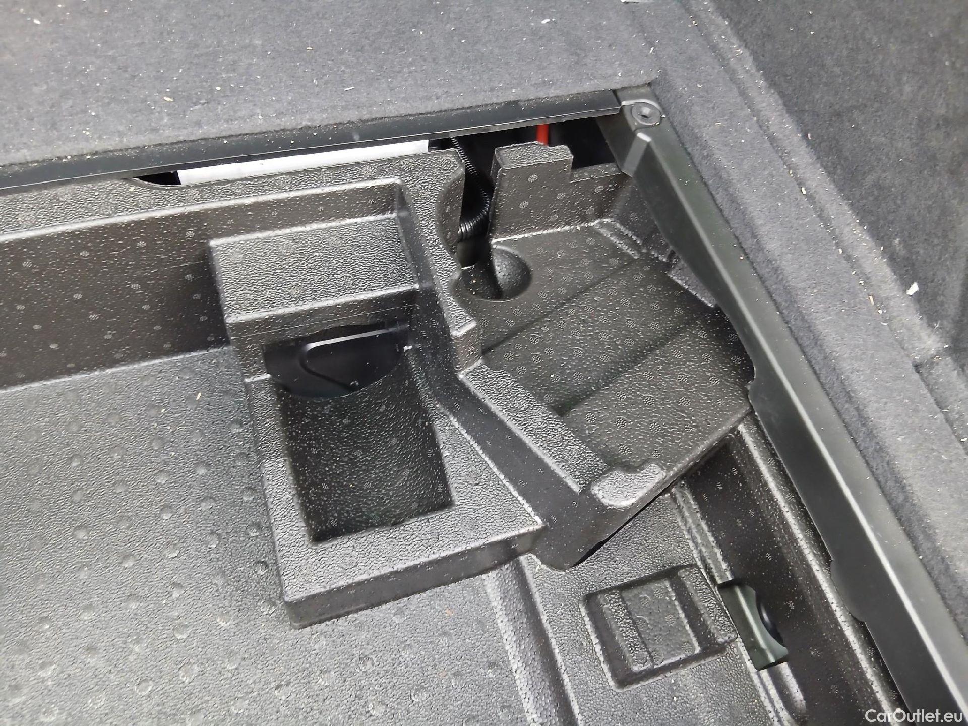  Audi  Q5 AUDI  / 2016 / 5P / todoterreno Design 35 TDI 120kW S tronic (AC) #1