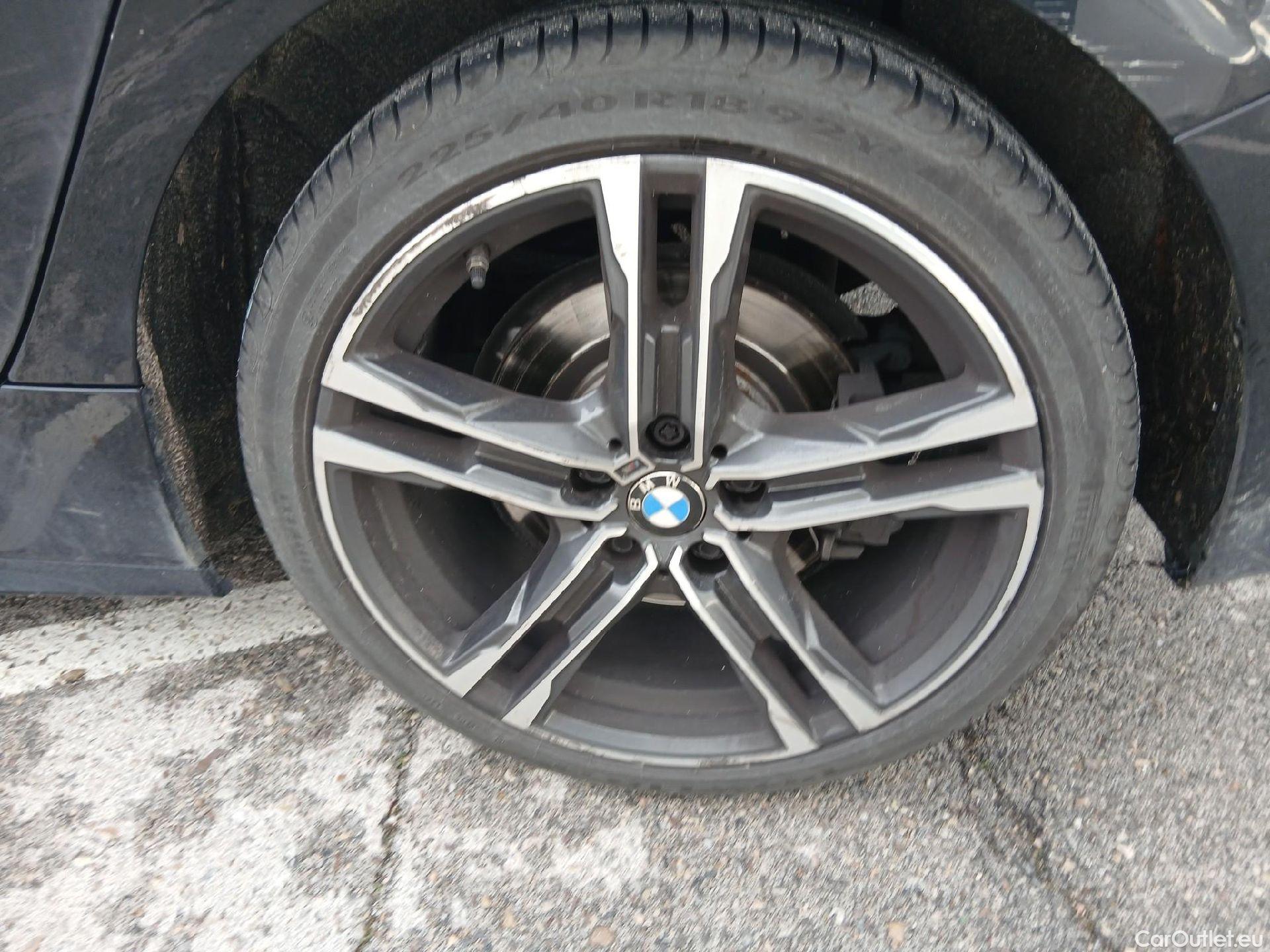  Bmw  Serie 1 BMW  / 2019 / 5P / berlina con portón 120d #32