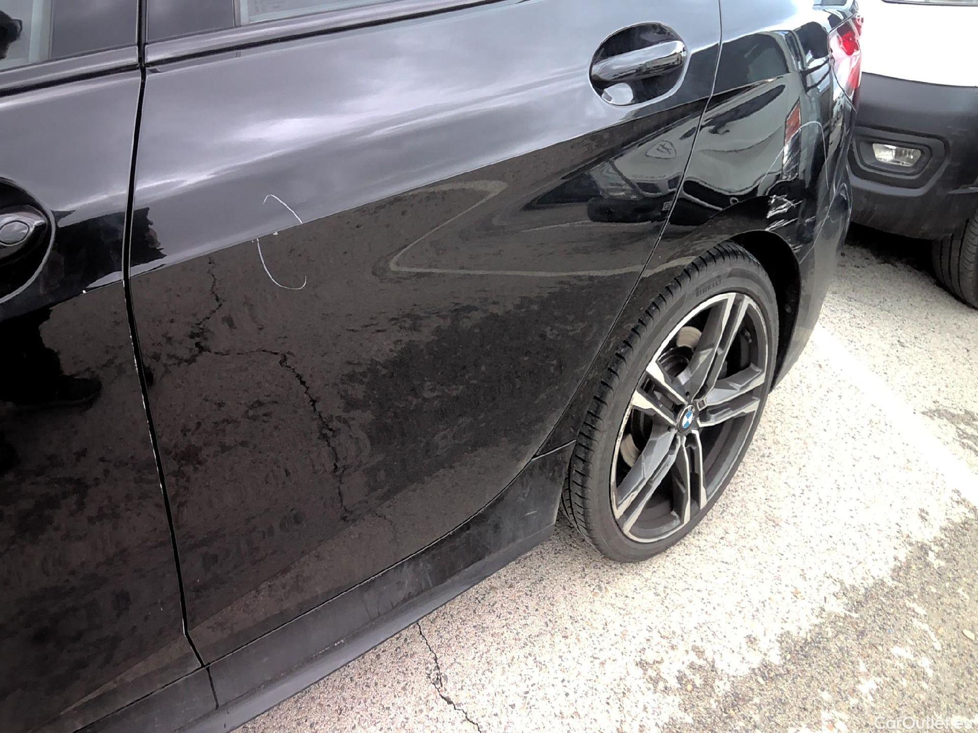  Bmw  Serie 1 BMW  / 2019 / 5P / berlina con portón 120d #23