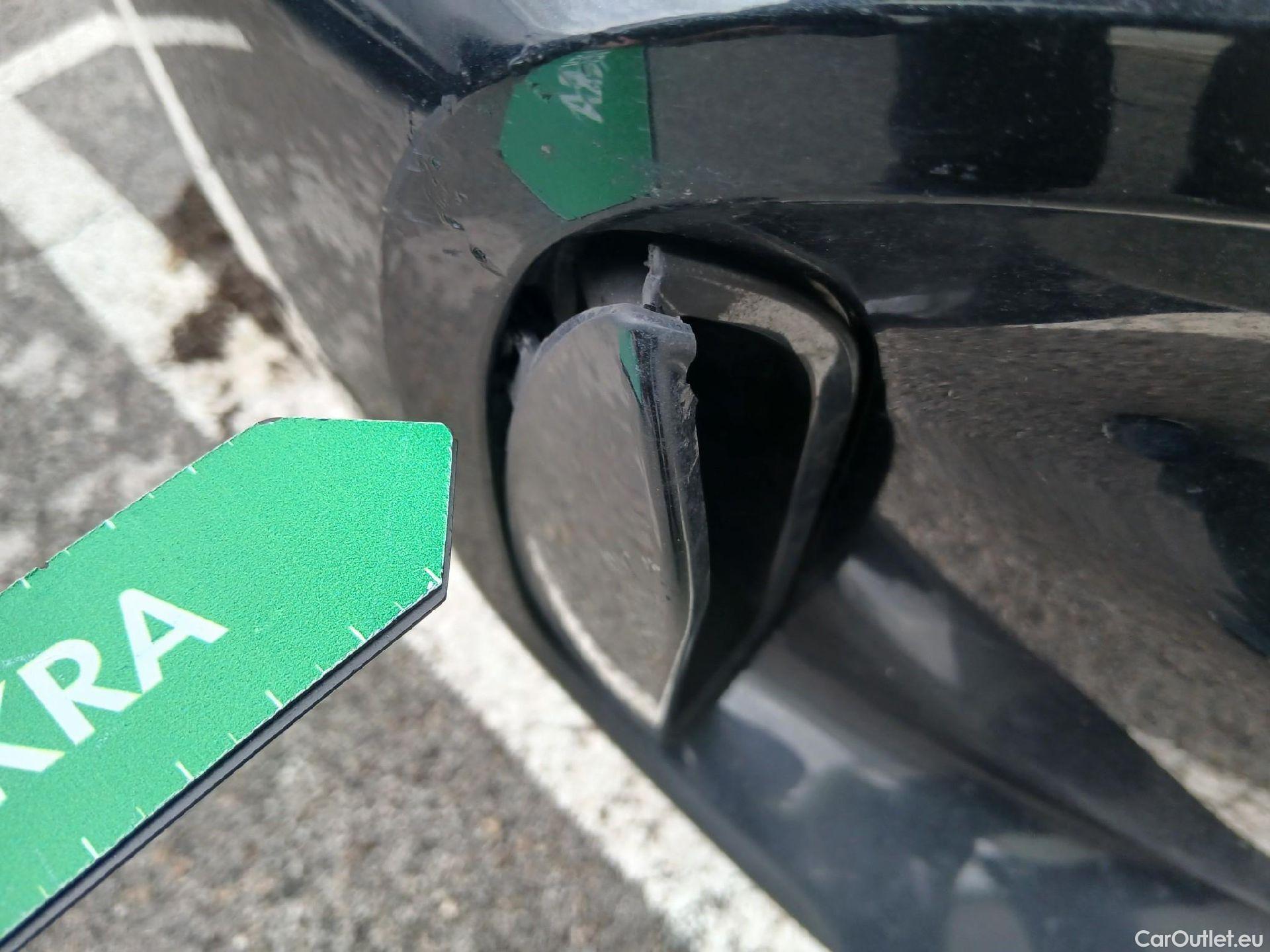  Bmw  Serie 1 BMW  / 2019 / 5P / berlina con portón 120d #11