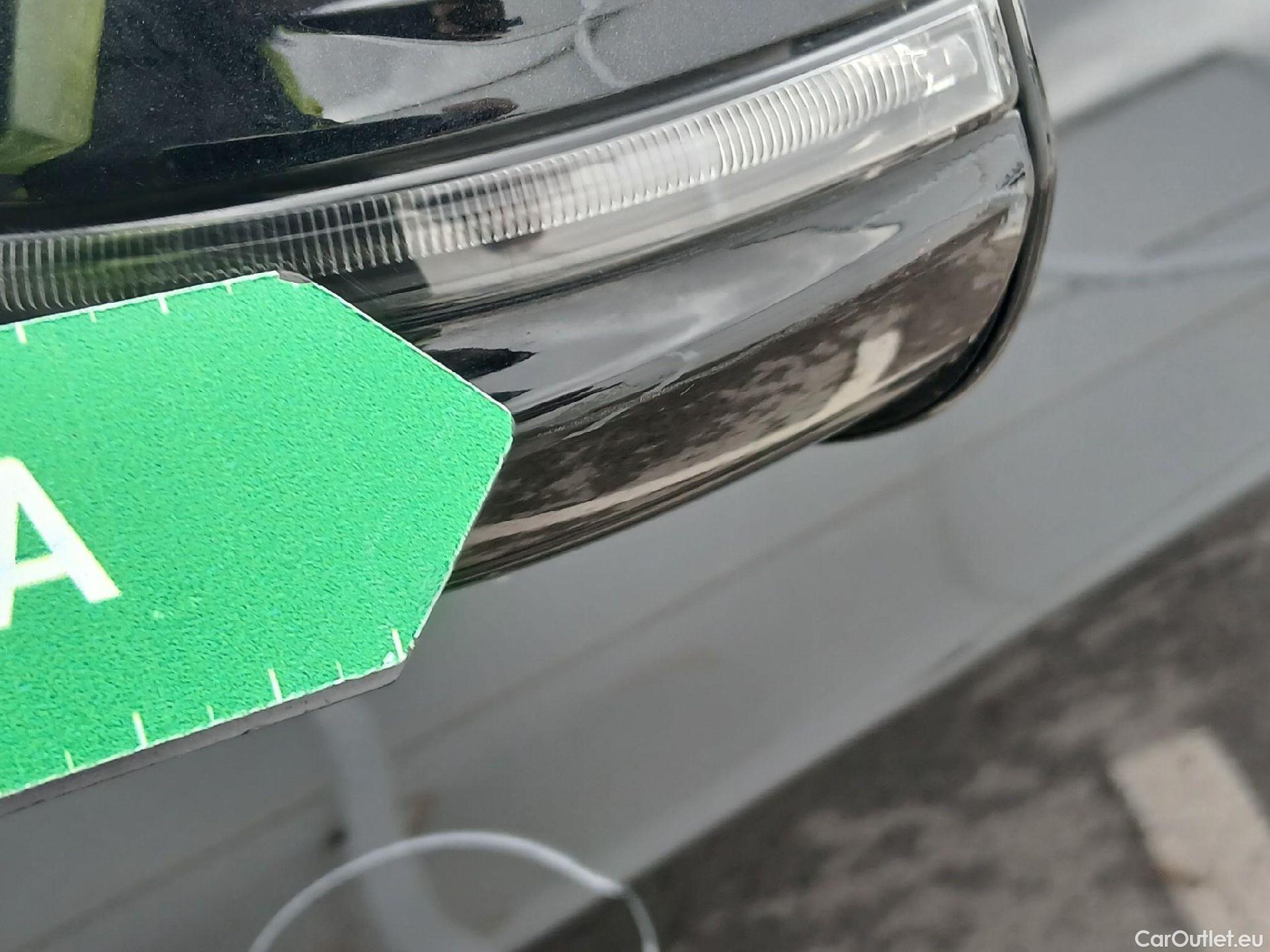  Bmw  Serie 1 BMW  / 2019 / 5P / berlina con portón 120d #21