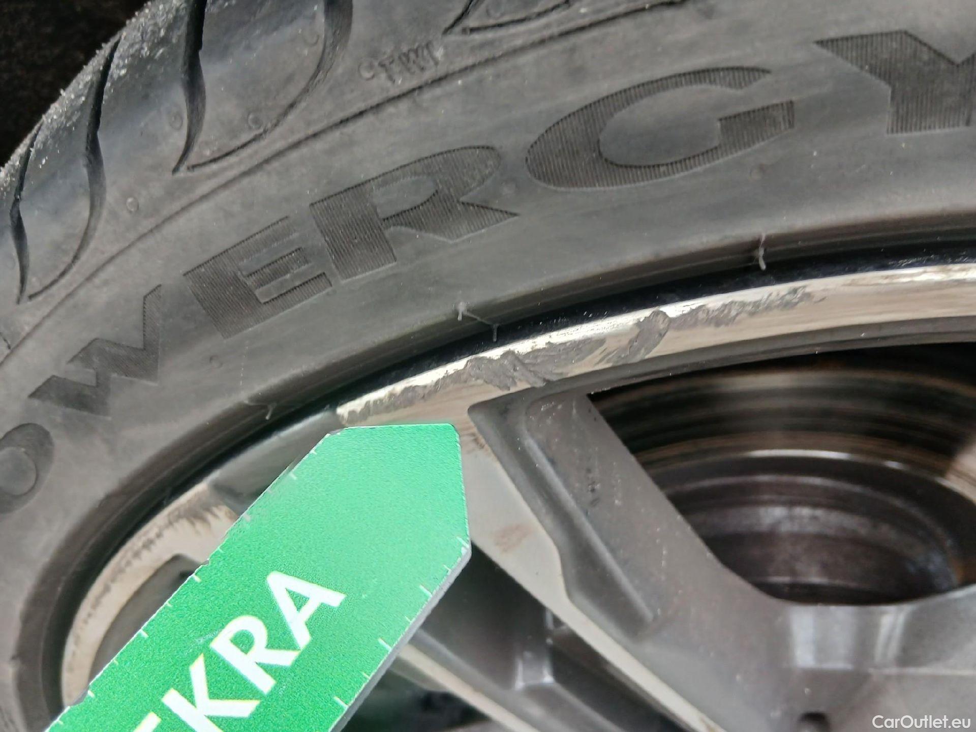  Bmw  Serie 1 BMW  / 2019 / 5P / berlina con portón 120d #56