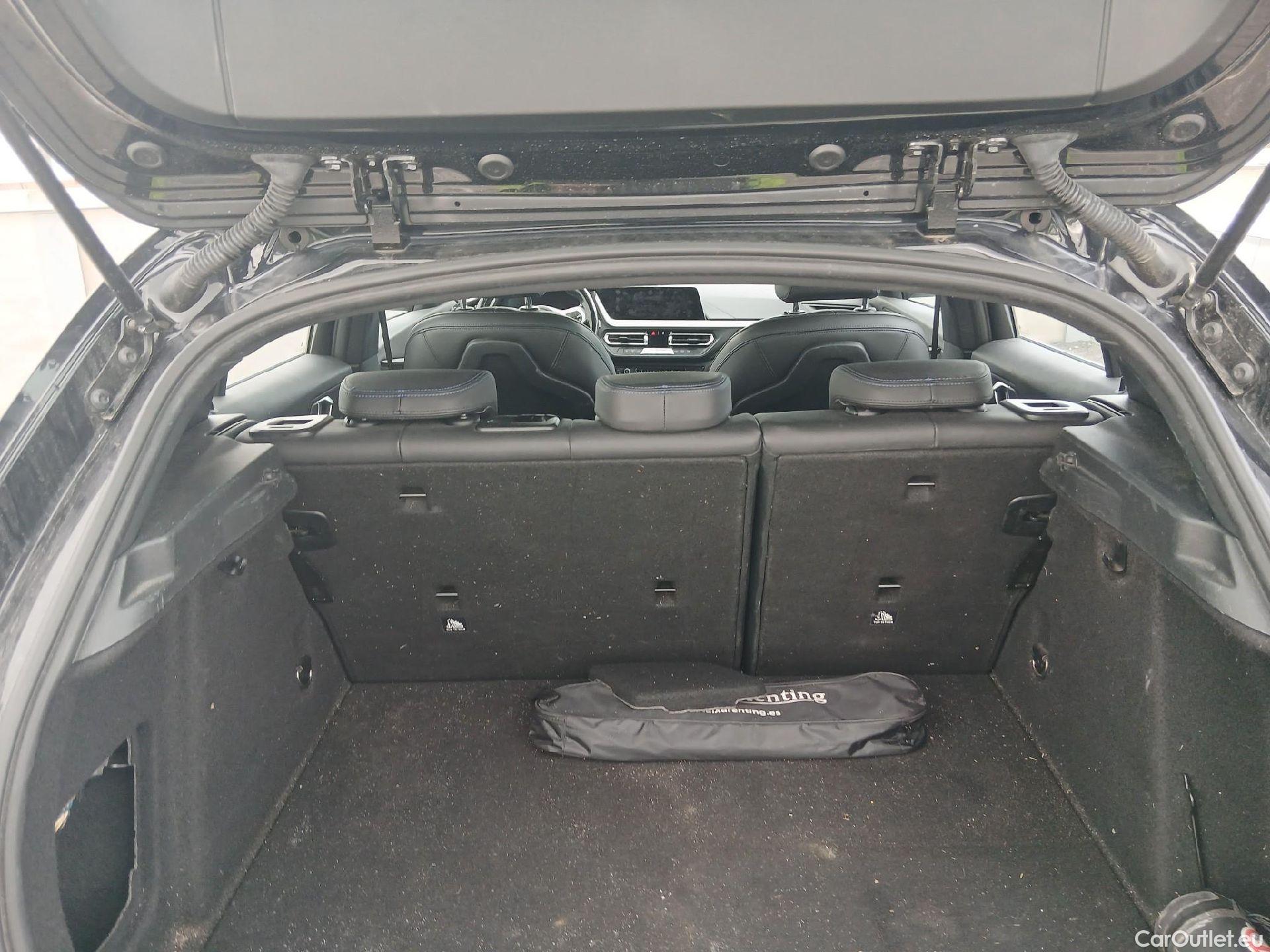  Bmw  Serie 1 BMW  / 2019 / 5P / berlina con portón 120d #41