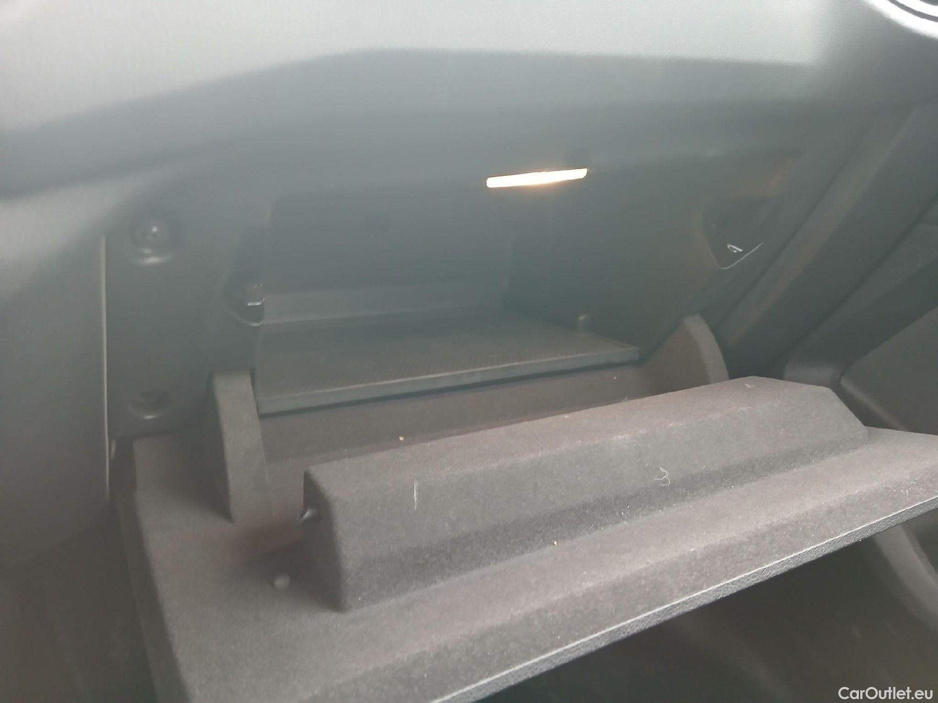  Bmw  Serie 1 BMW  / 2019 / 5P / berlina con portón 120d #2