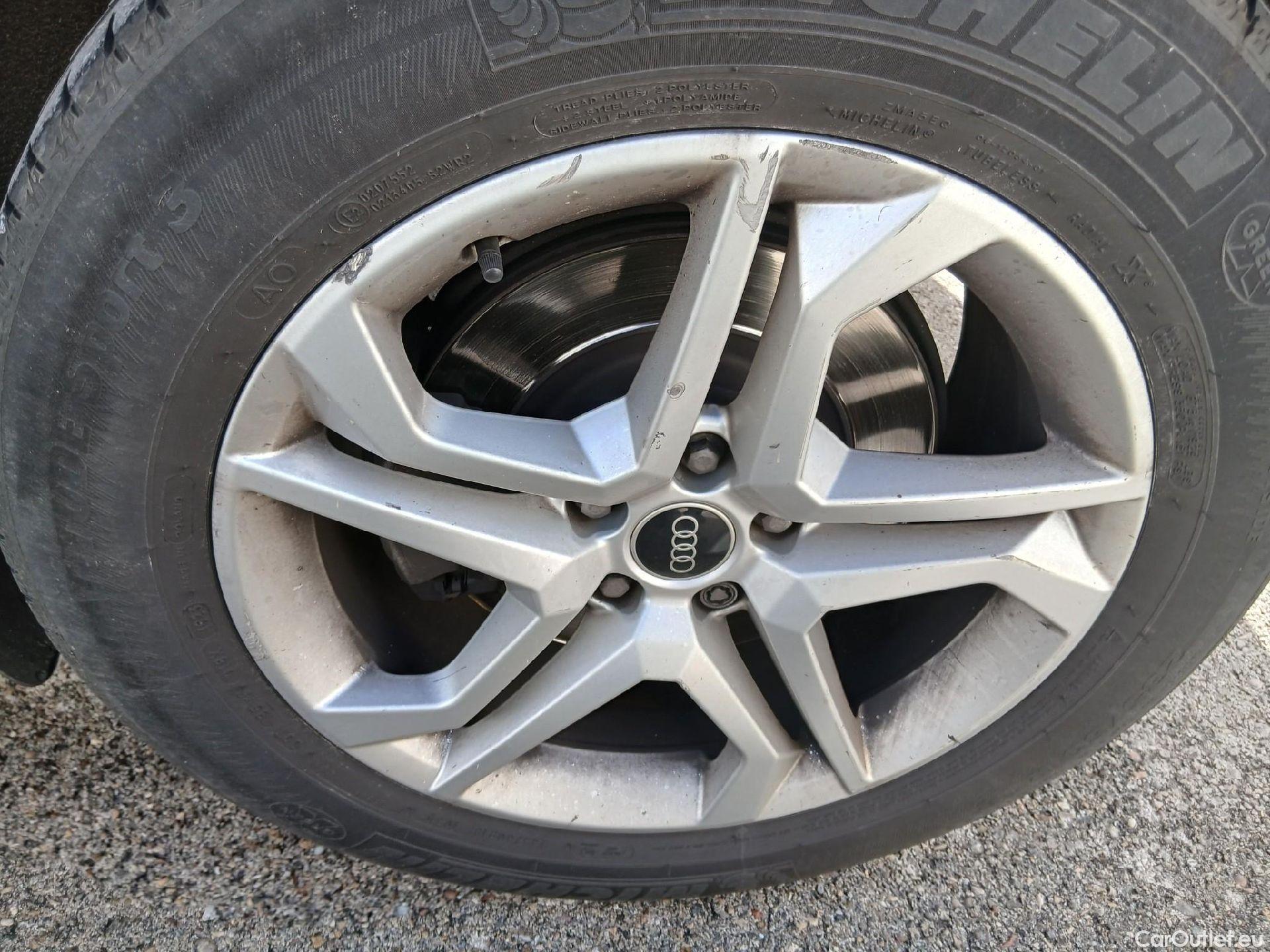  Audi  Q5 AUDI  / 2016 / 5P / todoterreno Design 35 TDI 120kW S tronic (AC) #29