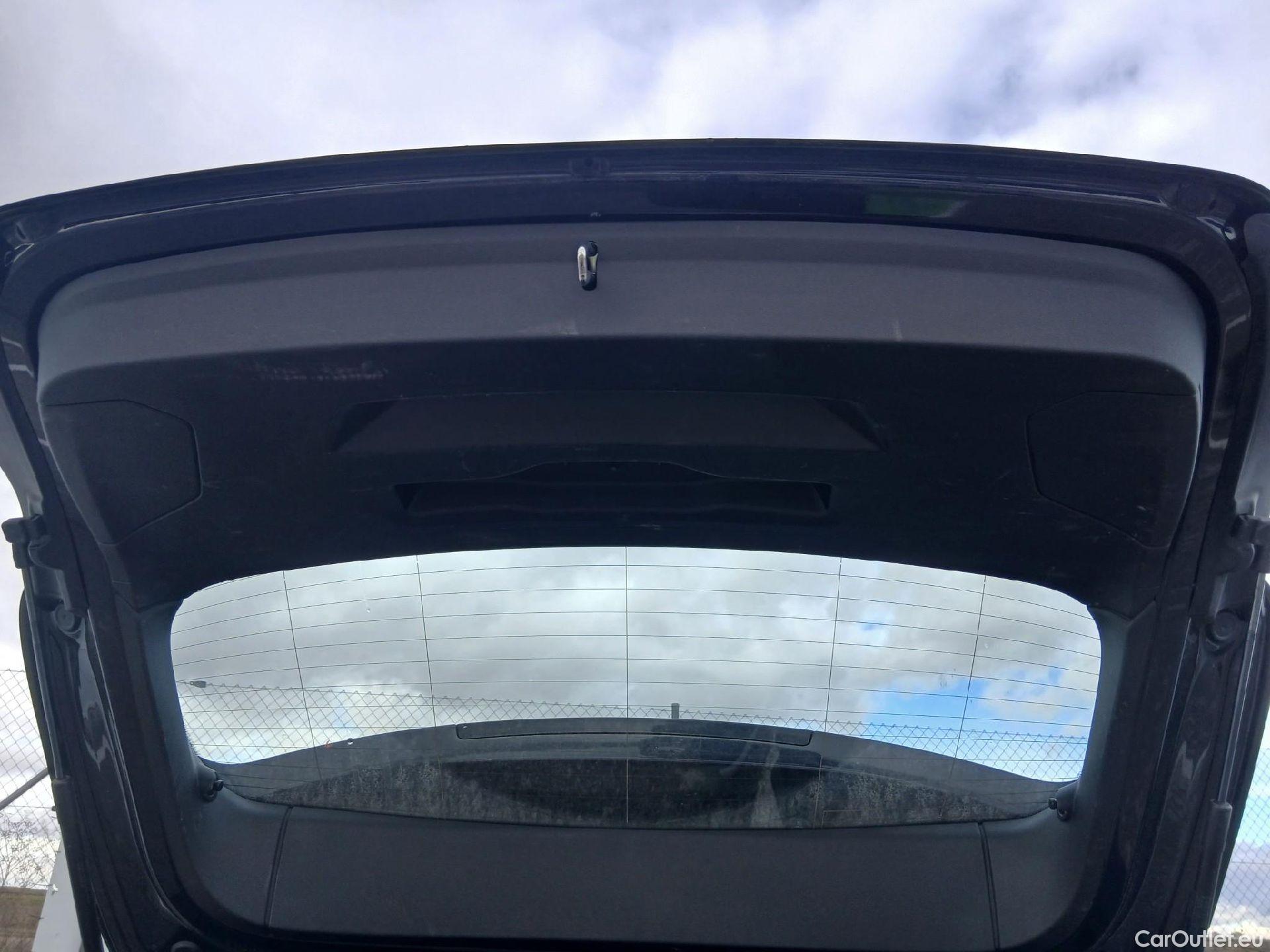  Bmw  Serie 1 BMW  / 2019 / 5P / berlina con portón 120d #39