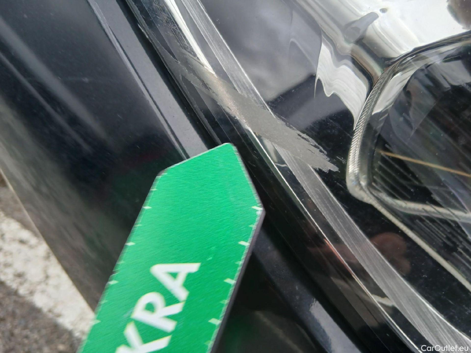  Bmw  Serie 1 BMW  / 2019 / 5P / berlina con portón 120d #12