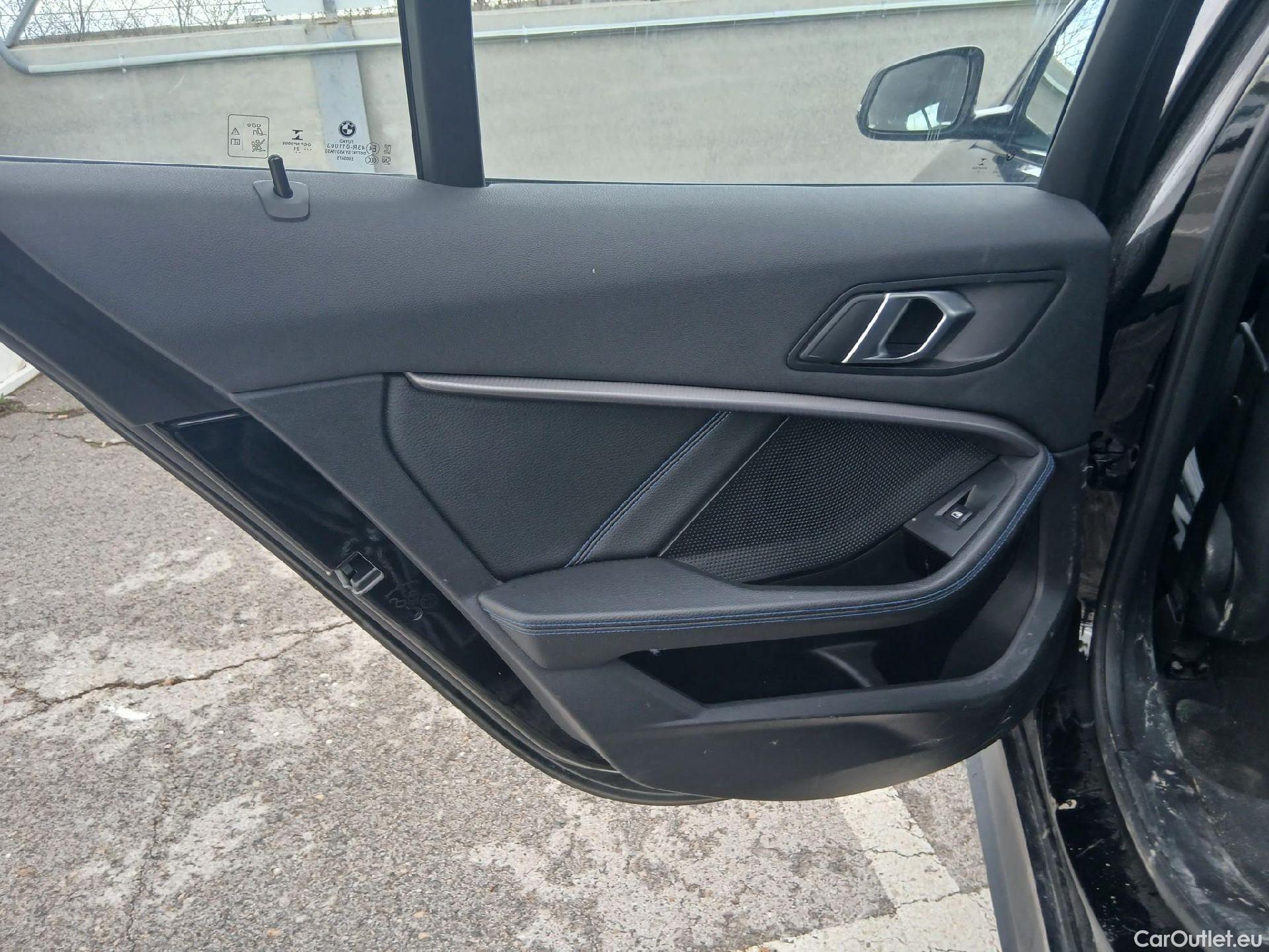  Bmw  Serie 1 BMW  / 2019 / 5P / berlina con portón 120d #29