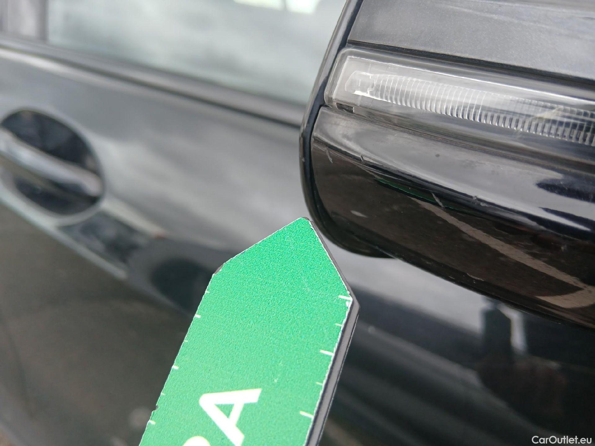  Bmw  Serie 1 BMW  / 2019 / 5P / berlina con portón 120d #62