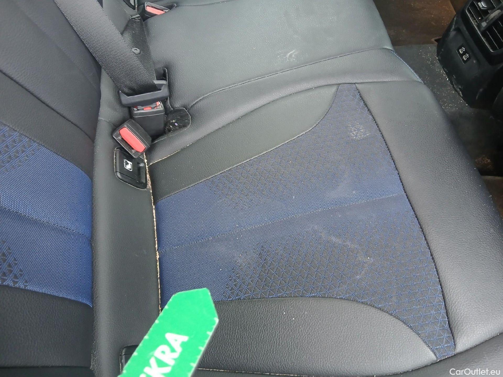  Bmw  Serie 1 BMW  / 2019 / 5P / berlina con portón 120d #26