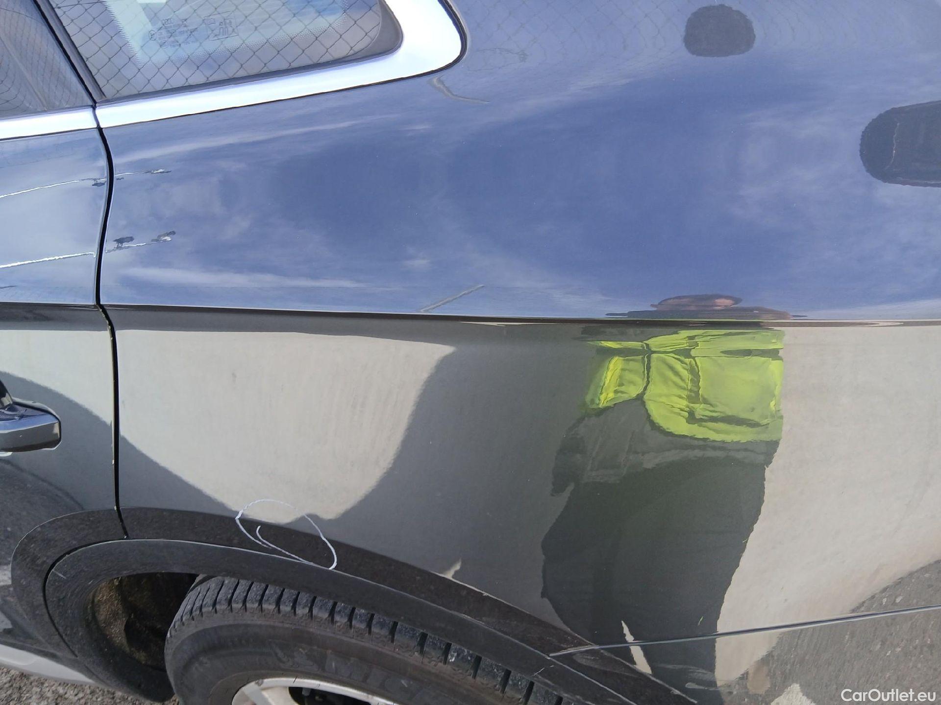  Audi  Q5 AUDI  / 2016 / 5P / todoterreno Design 35 TDI 120kW S tronic (AC) #28