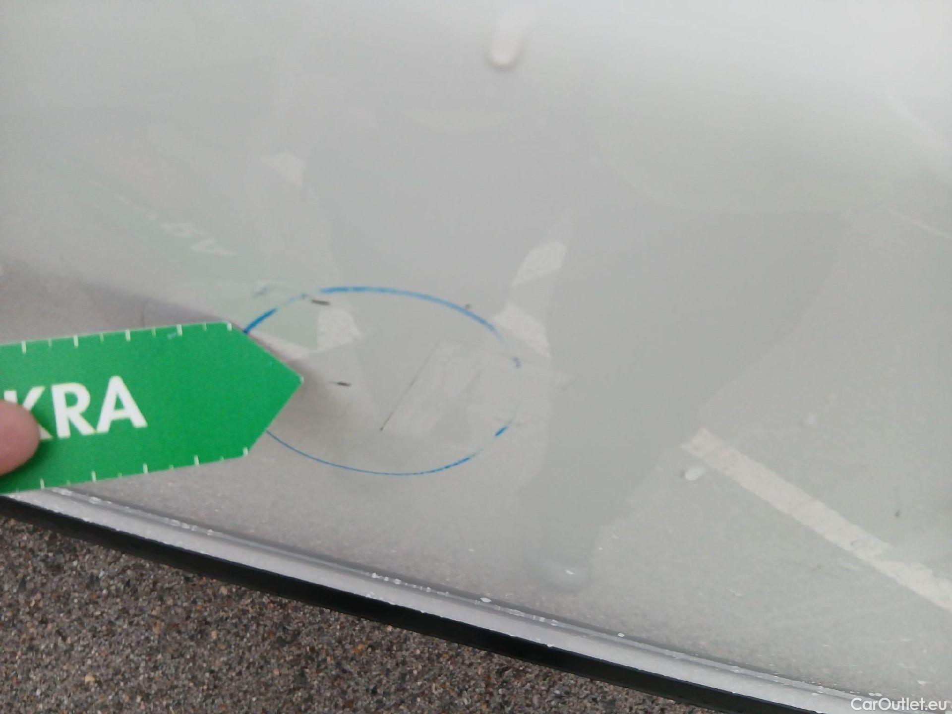  Peugeot  2008 PEUGEOT  / 2019 / 5P / todoterreno Active BlueHDI 81kW (110CV) #13