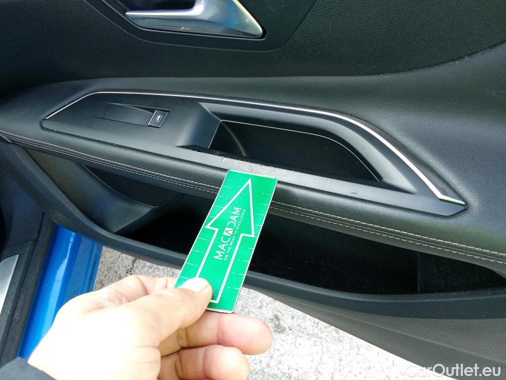  Peugeot  3008 PEUGEOT  Hybrid / 2020 / 5P / todoterreno 225 e-EAT8 GT #16