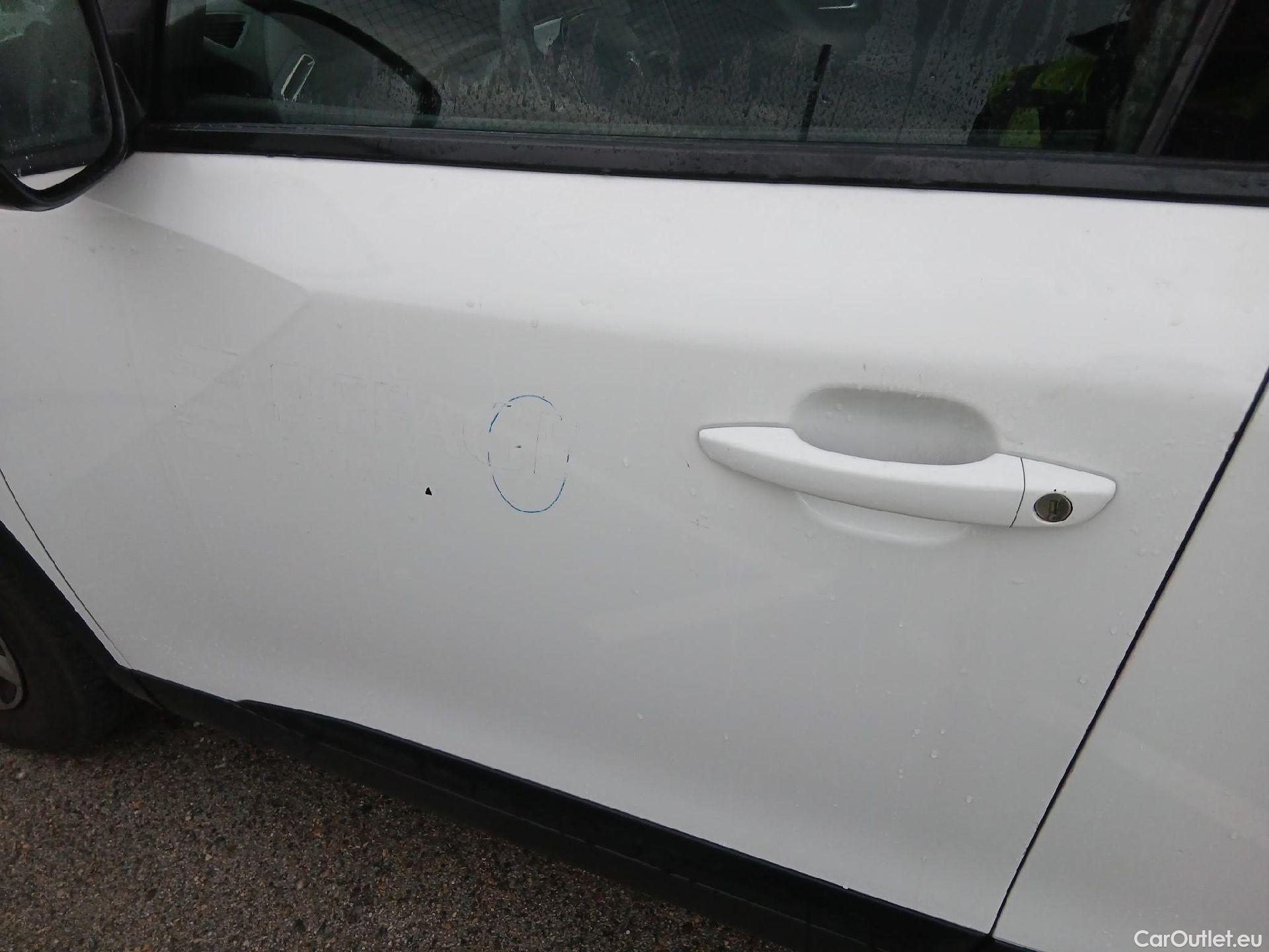  Peugeot  2008 PEUGEOT  / 2019 / 5P / todoterreno Active BlueHDI 81kW (110CV) #12