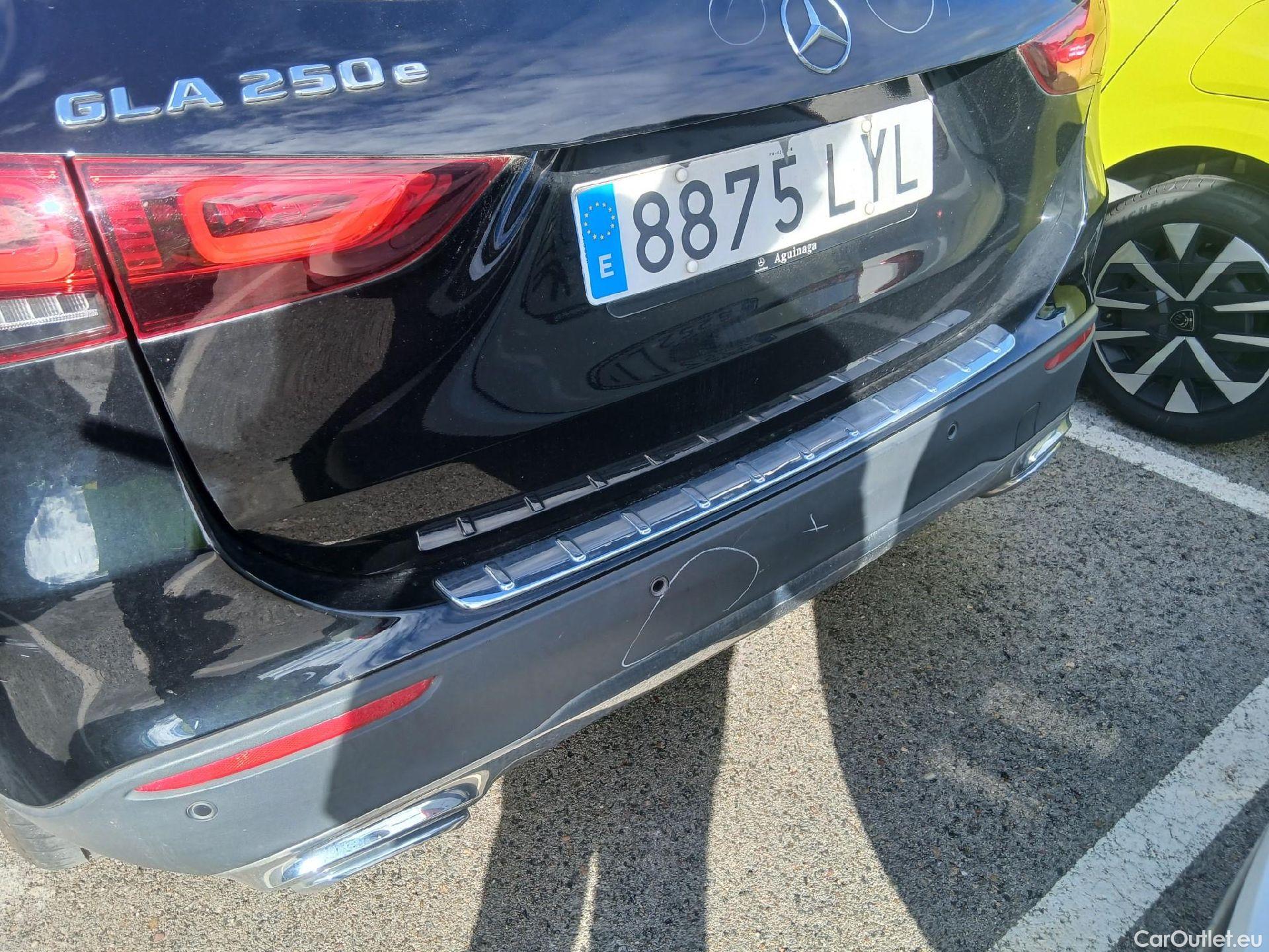  Mercedes  GLA MERCEDES-BENZ  / 2020 / 5P / todoterreno  250 e #17