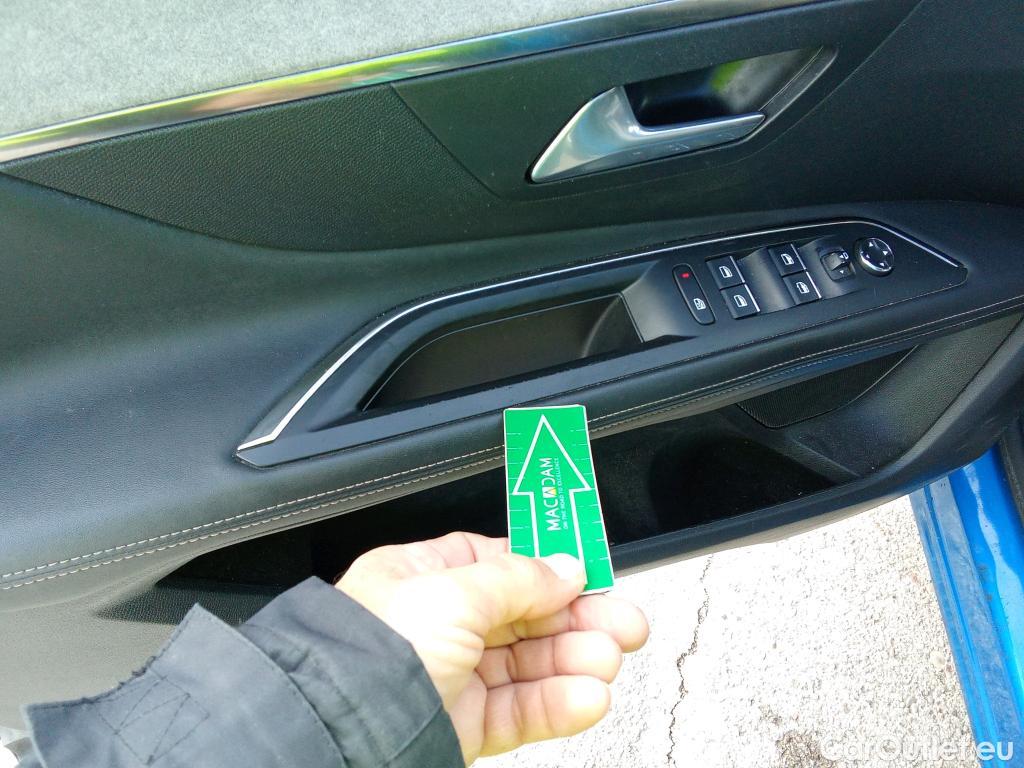  Peugeot  3008 PEUGEOT  Hybrid / 2020 / 5P / todoterreno 225 e-EAT8 GT #18