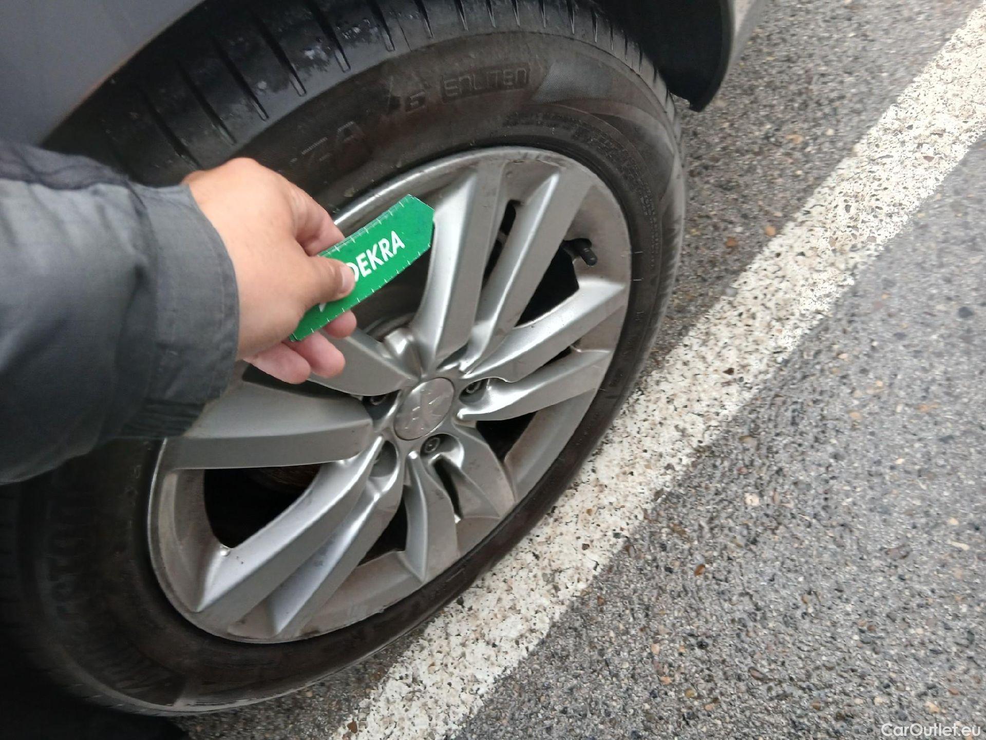  Peugeot  308 PEUGEOT  5P 2G FAMILIAR SW Business Line BlueHDi 73KW (100CV) #18