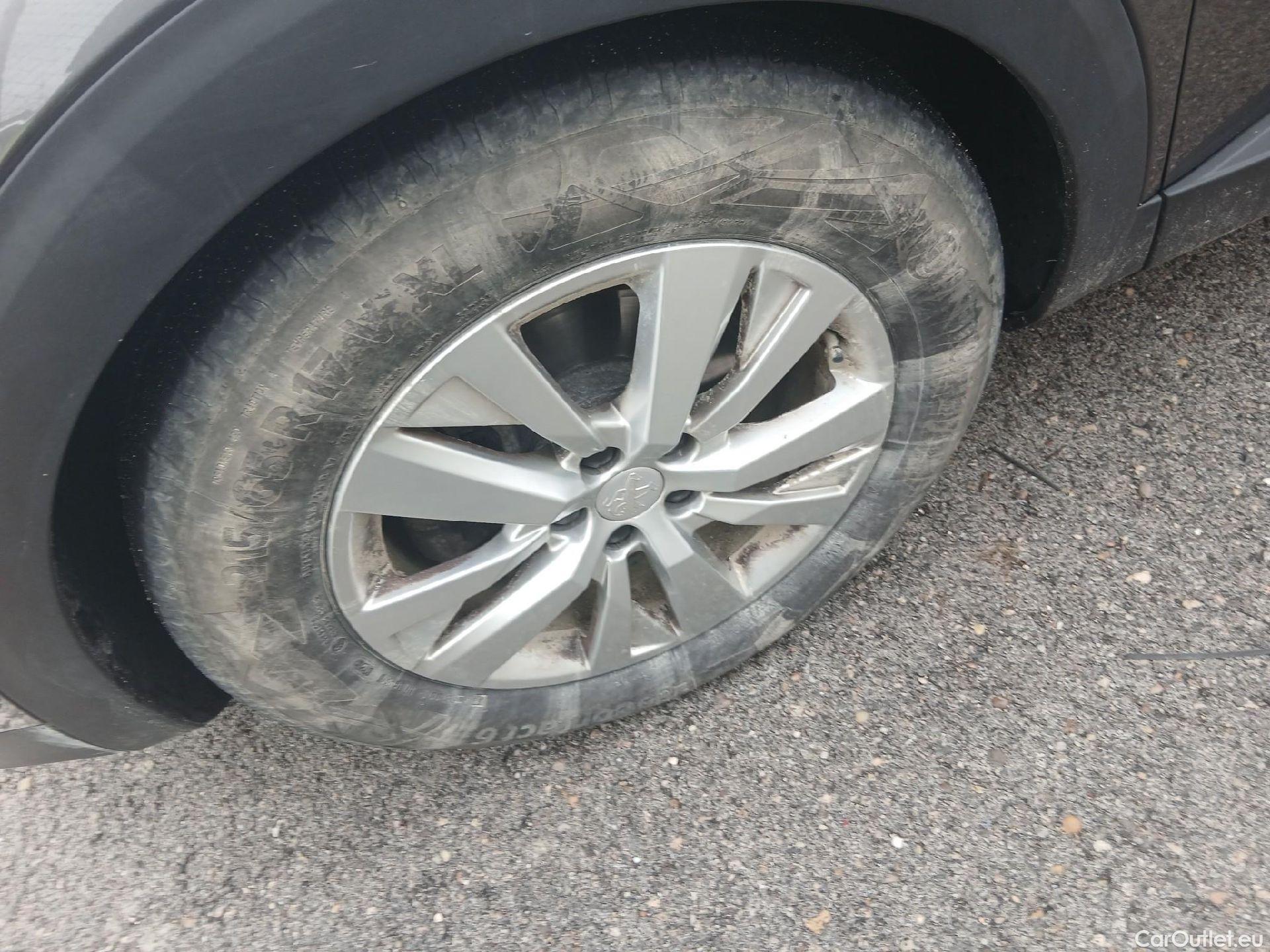  Peugeot  3008 PEUGEOT  / 2020 / 5P / todoterreno 1.5 BlueHDi 96kW (130CV) S&S Active Pack (AC3) #22