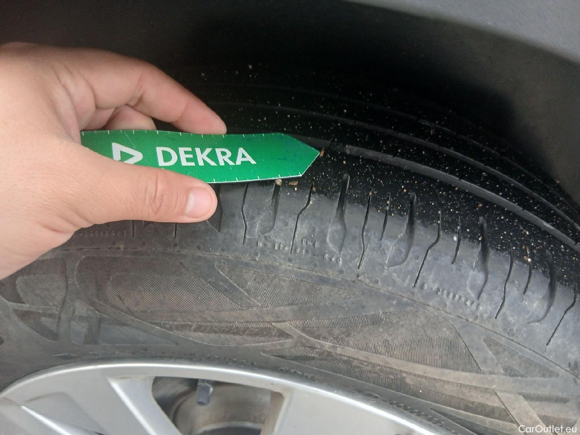  Peugeot  3008 PEUGEOT  / 2020 / 5P / todoterreno 1.5 BlueHDi 96kW (130CV) S&S Active Pack (AC3) #29