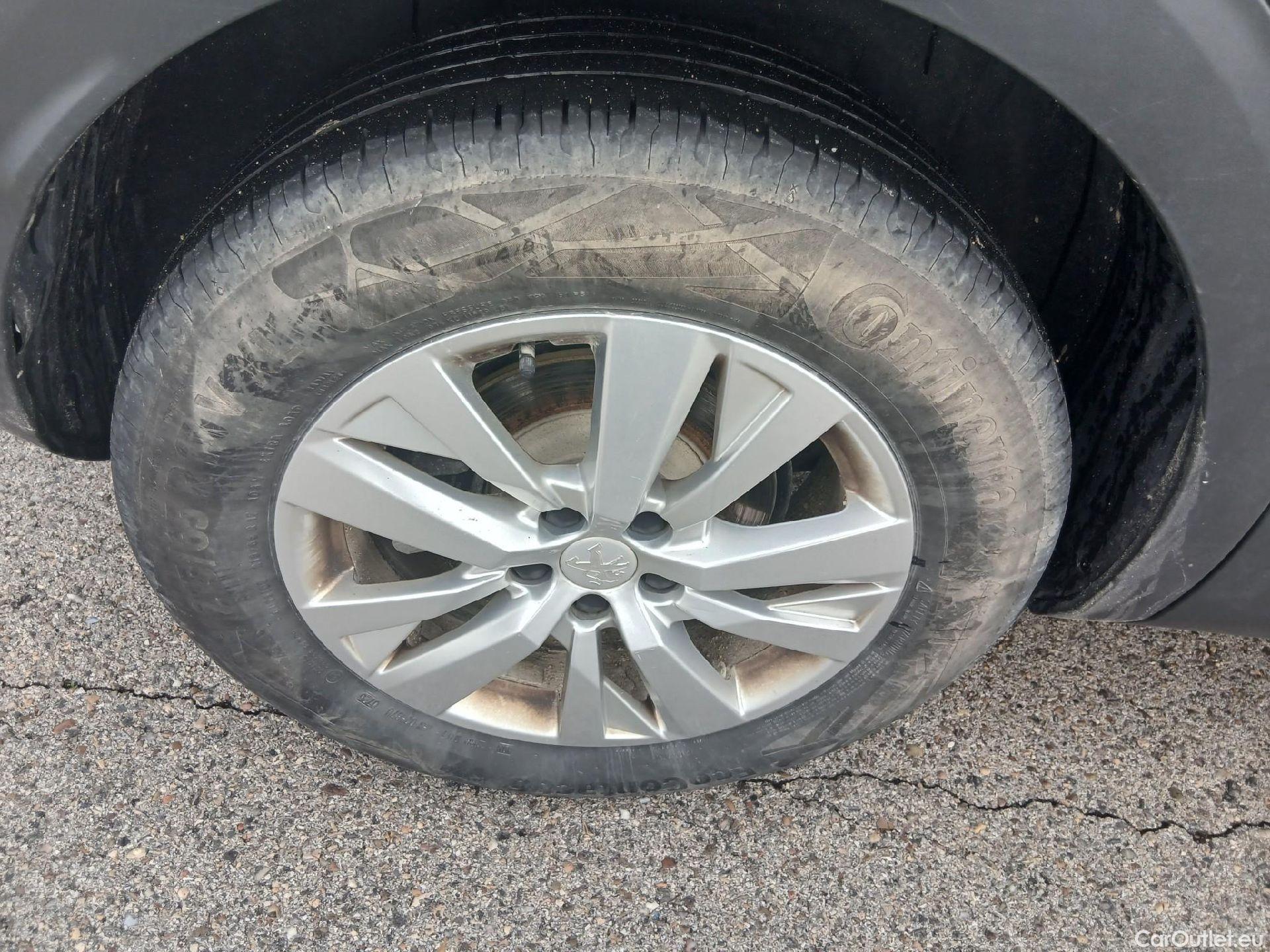  Peugeot  3008 PEUGEOT  / 2020 / 5P / todoterreno 1.5 BlueHDi 96kW (130CV) S&S Active Pack (AC3) #37