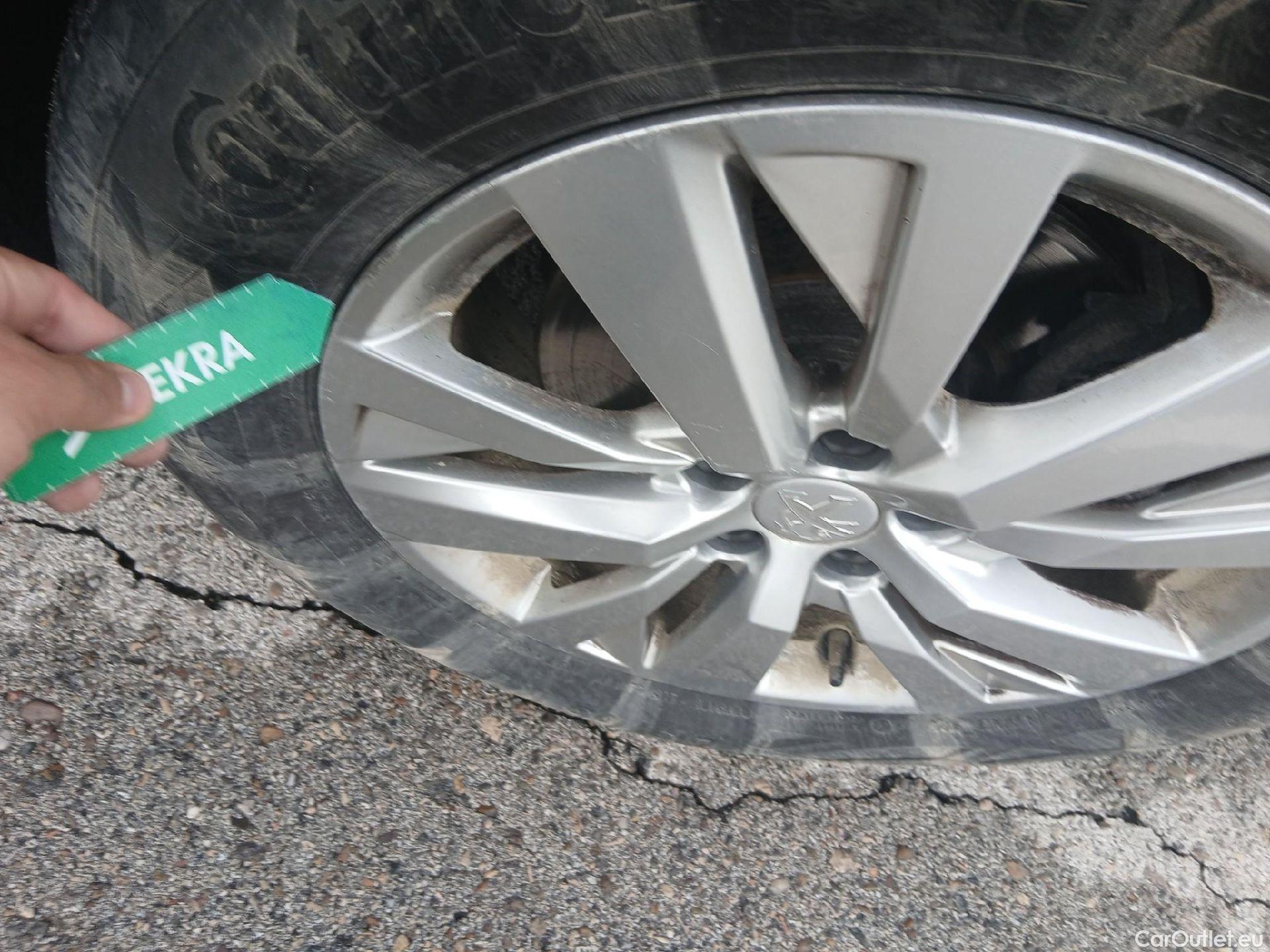  Peugeot  3008 PEUGEOT  / 2020 / 5P / todoterreno 1.5 BlueHDi 96kW (130CV) S&S Active Pack (AC3) #45