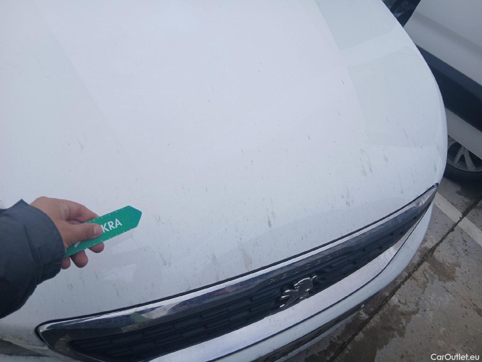  Peugeot  308 PEUGEOT  / 2017 / 5P / berlina con portón 5p Active Pack BlueHDi 130 S&S (AC) #9