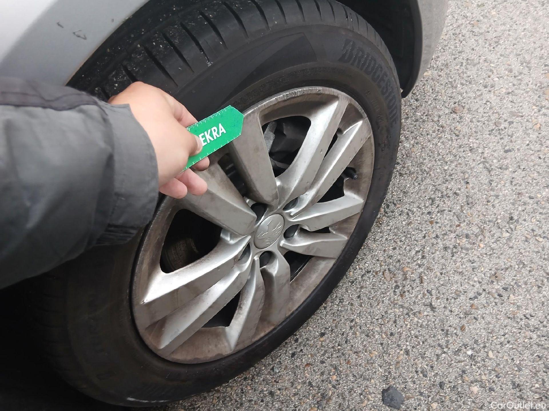  Peugeot  308 PEUGEOT  5P 2G FAMILIAR SW Business Line BlueHDi 73KW (100CV) #36