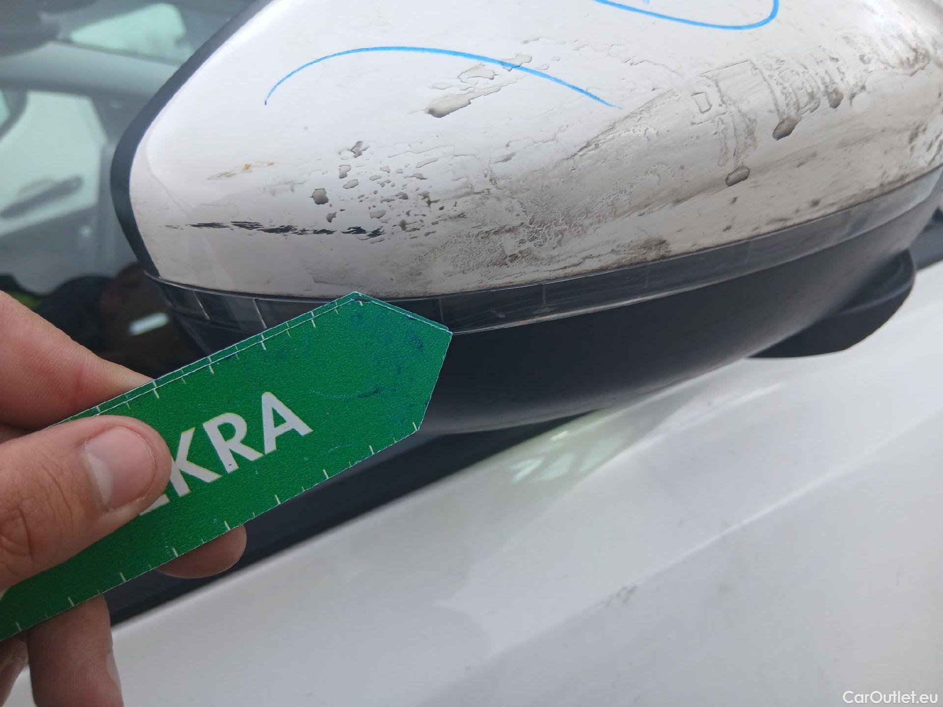  Peugeot  308 PEUGEOT  / 2017 / 5P / berlina con portón 5p Active Pack BlueHDi 130 S&S (AC) #24