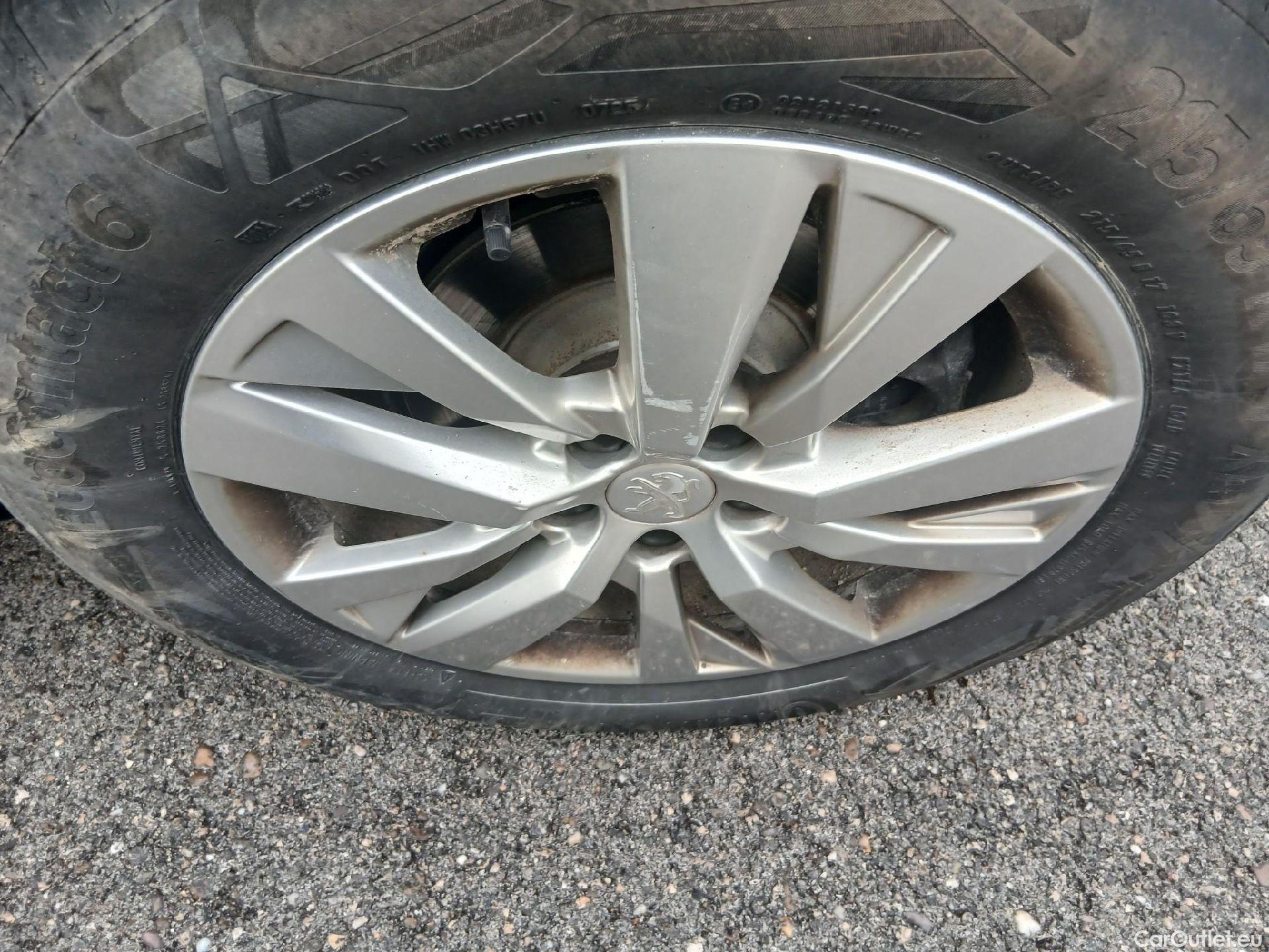  Peugeot  3008 PEUGEOT  / 2020 / 5P / todoterreno 1.5 BlueHDi 96kW (130CV) S&S Active Pack (AC3) #32