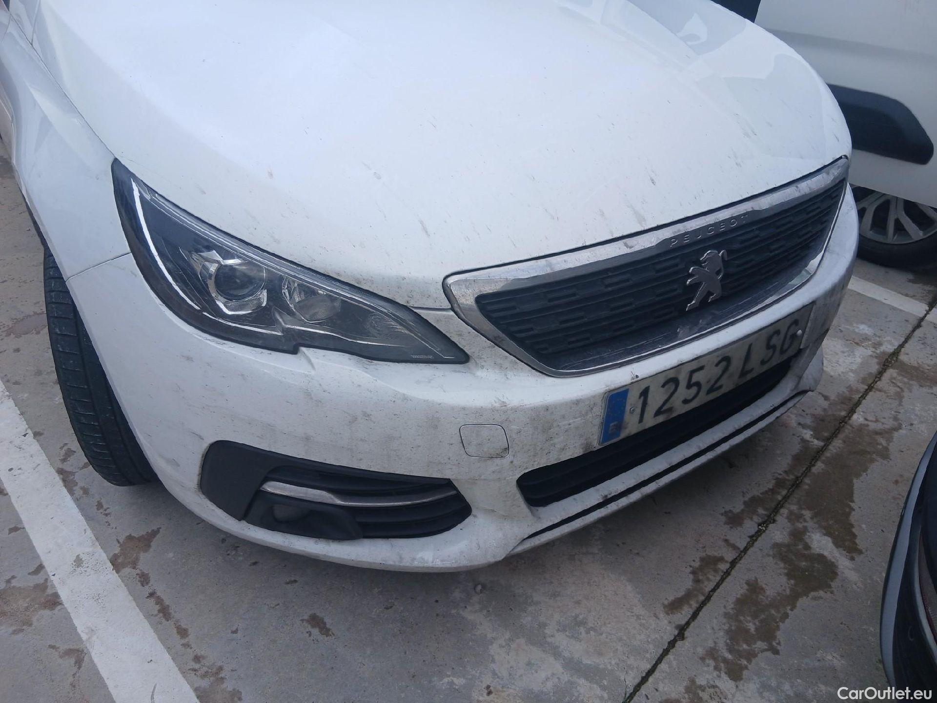  Peugeot  308 PEUGEOT  / 2017 / 5P / berlina con portón 5p Active Pack BlueHDi 130 S&S (AC) #6