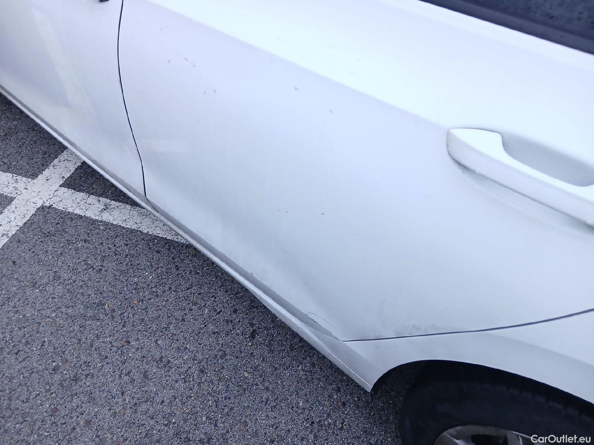  Volkswagen  Golf  VOLKSWAGEN / 2020 / 5P / berlina con portón Life 2.0 TDI 85kW (115CV) #17