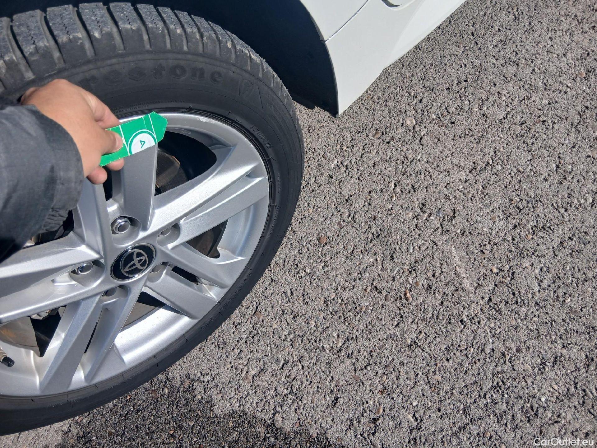  Toyota  Corolla TOYOTA  1.8 125H ACTIVE TECH E-CVT #34