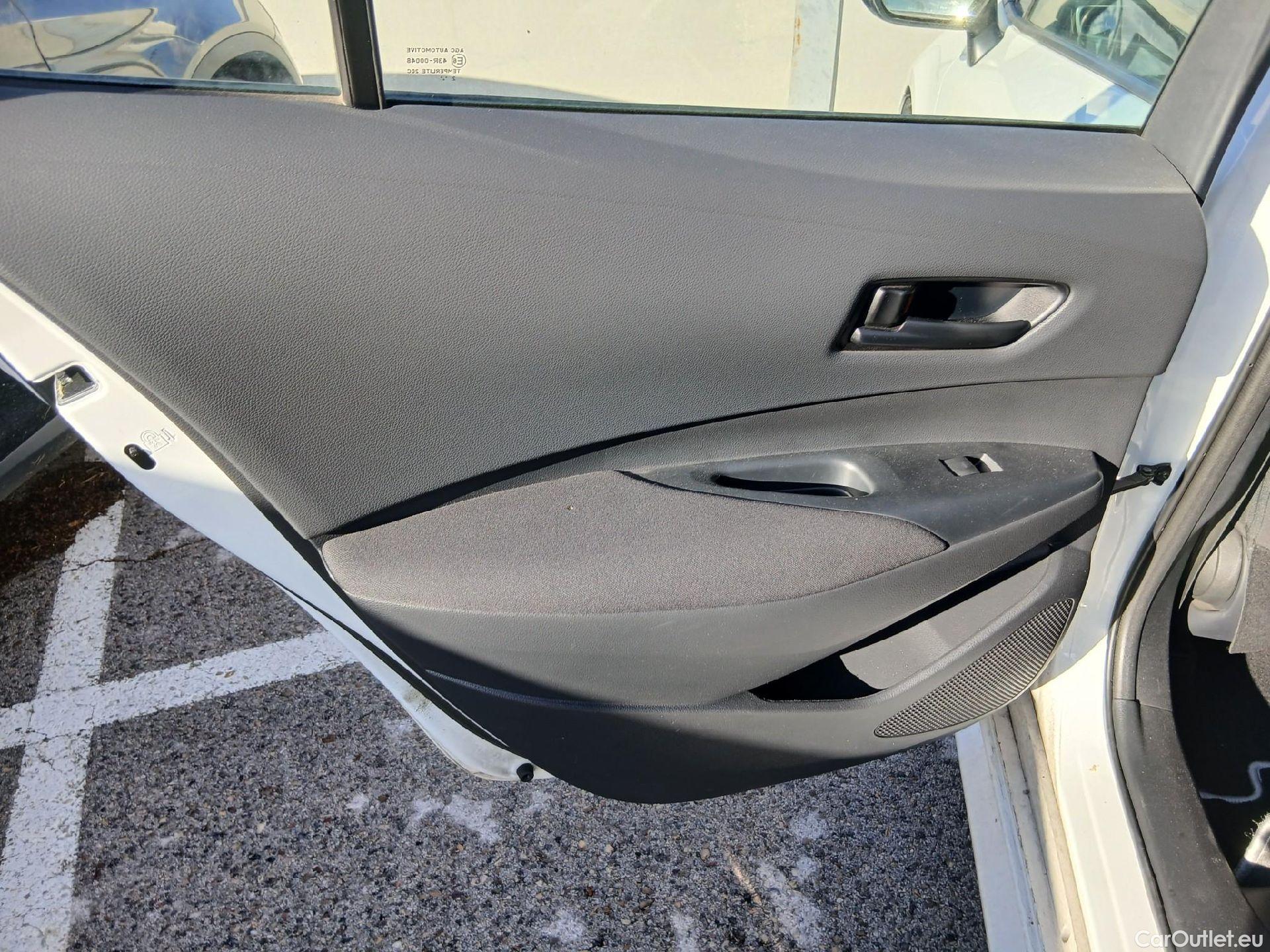  Toyota  Corolla TOYOTA  / 2019 / 5P / familiar 1.8 125H BUSINESS E-CVT TOU SPORT #10