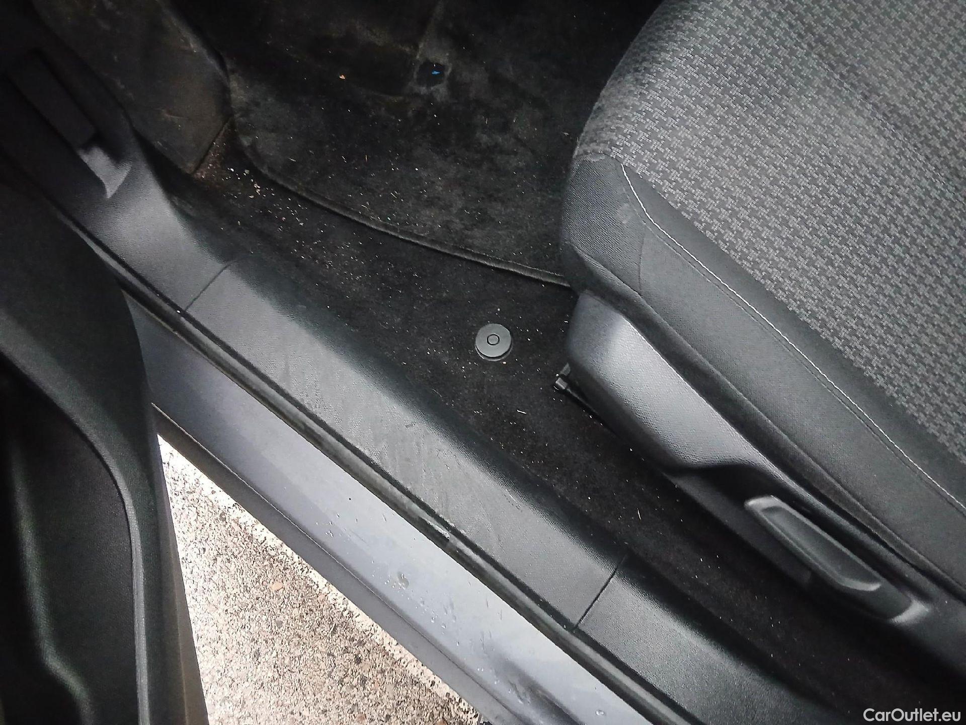  Peugeot  308 PEUGEOT  5P 2G FAMILIAR SW Business Line BlueHDi 73KW (100CV) #2