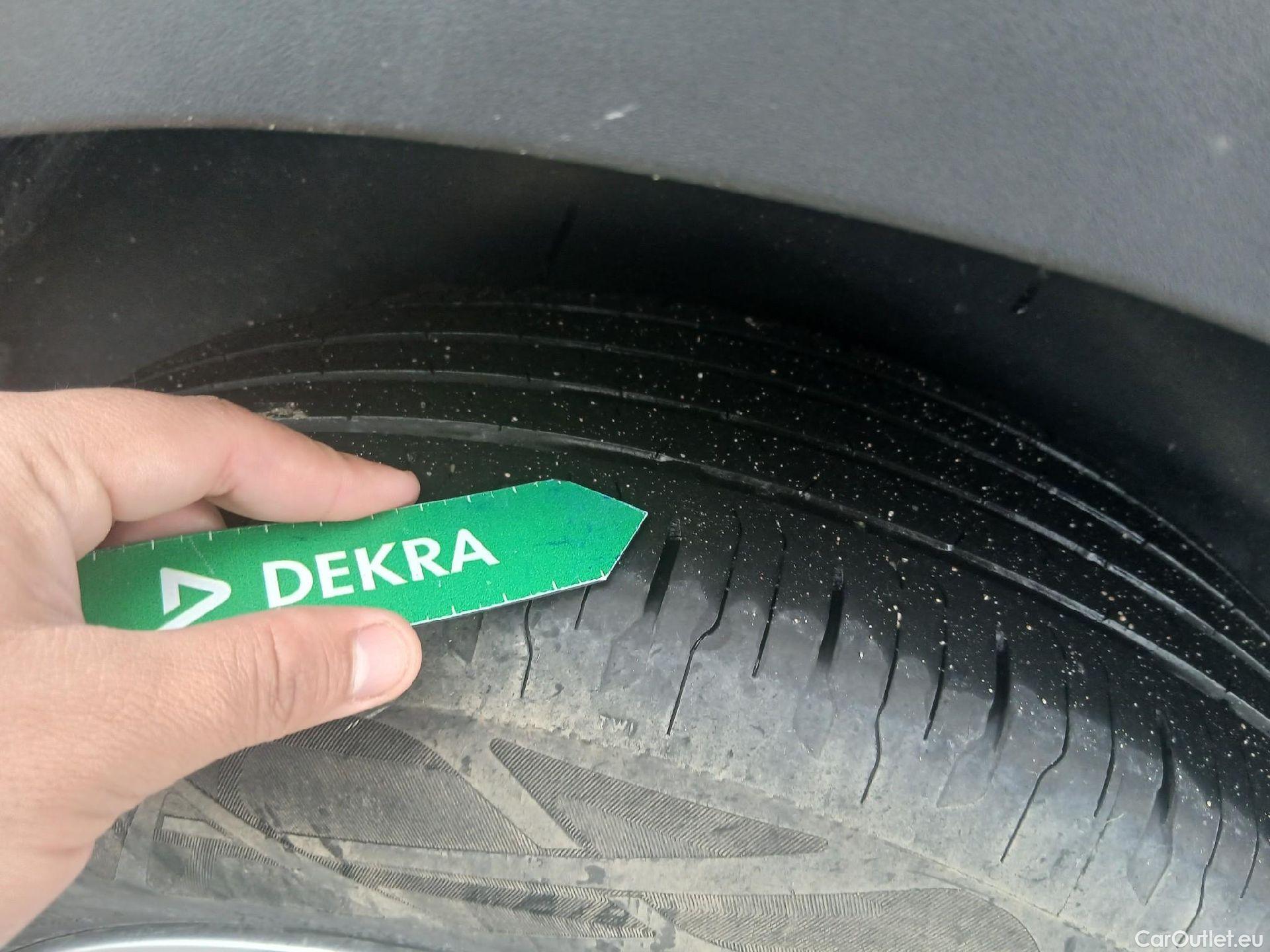  Peugeot  3008 PEUGEOT  / 2020 / 5P / todoterreno 1.5 BlueHDi 96kW (130CV) S&S Active Pack (AC3) #38