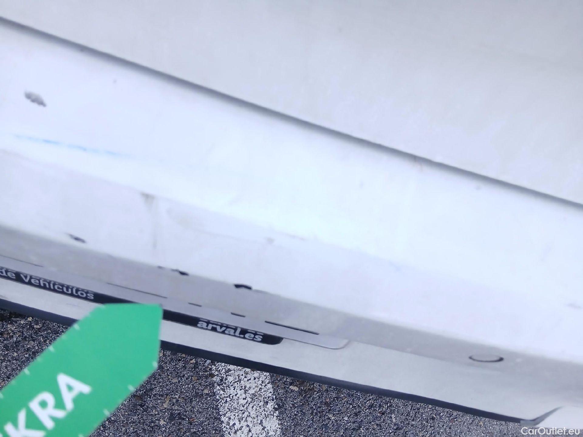  Volkswagen  Golf  VOLKSWAGEN / 2020 / 5P / berlina con portón Life 2.0 TDI 85kW (115CV) #22