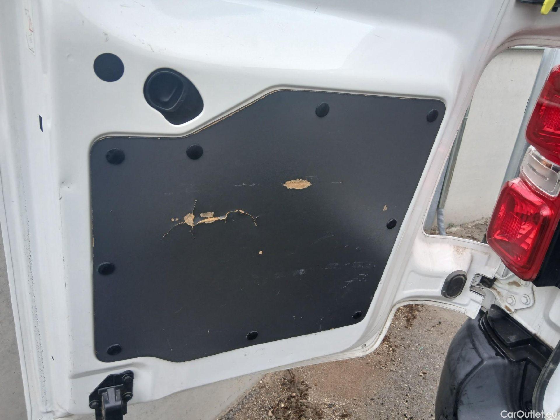  Peugeot  Expert PEUGEOT  / 2016 / 4P / furgón Furgón Premium 1.5 BlueHDi 120 Standard #4