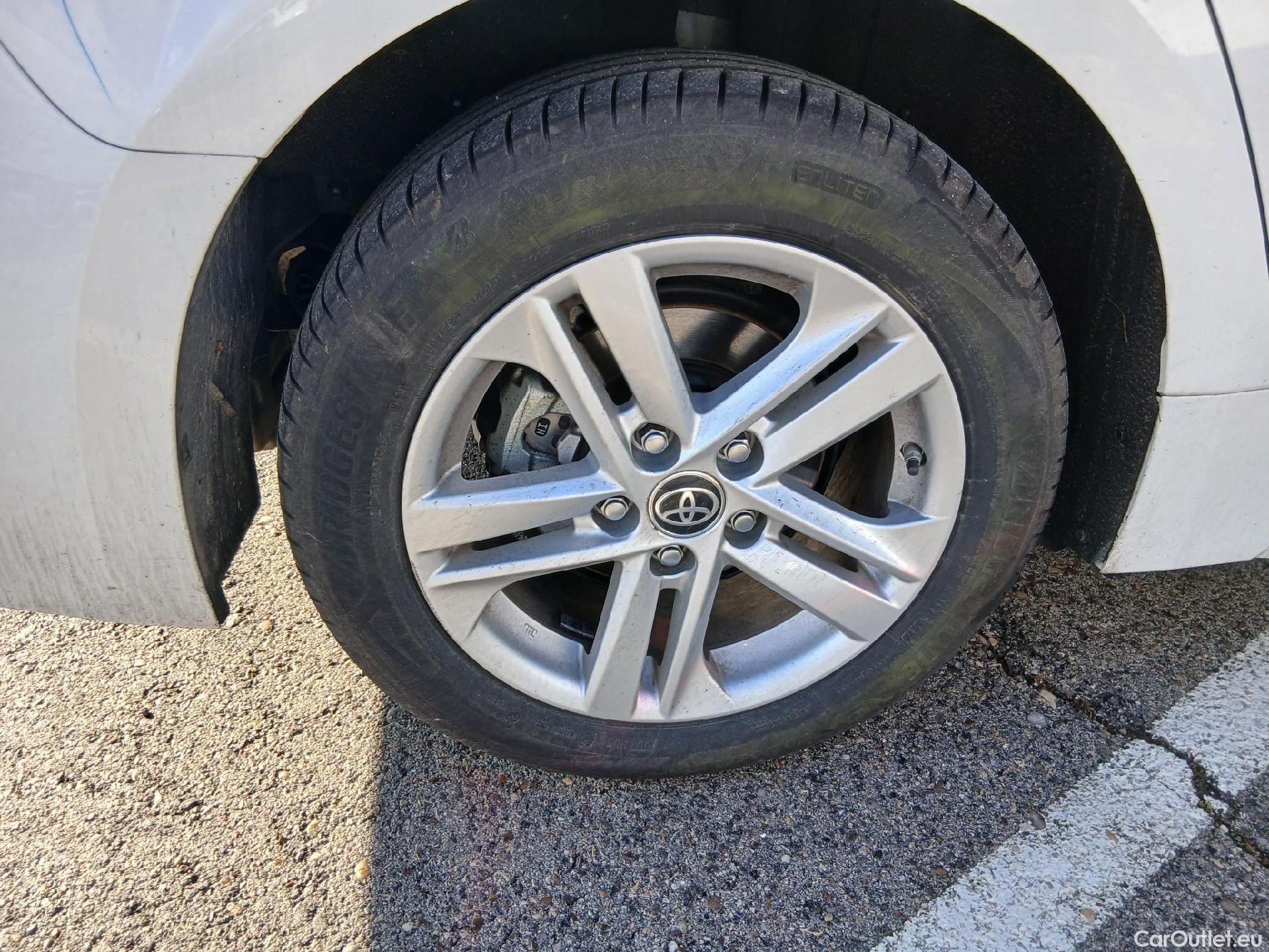  Toyota  Corolla TOYOTA  / 2019 / 5P / familiar 1.8 125H BUSINESS E-CVT TOU SPORT #28