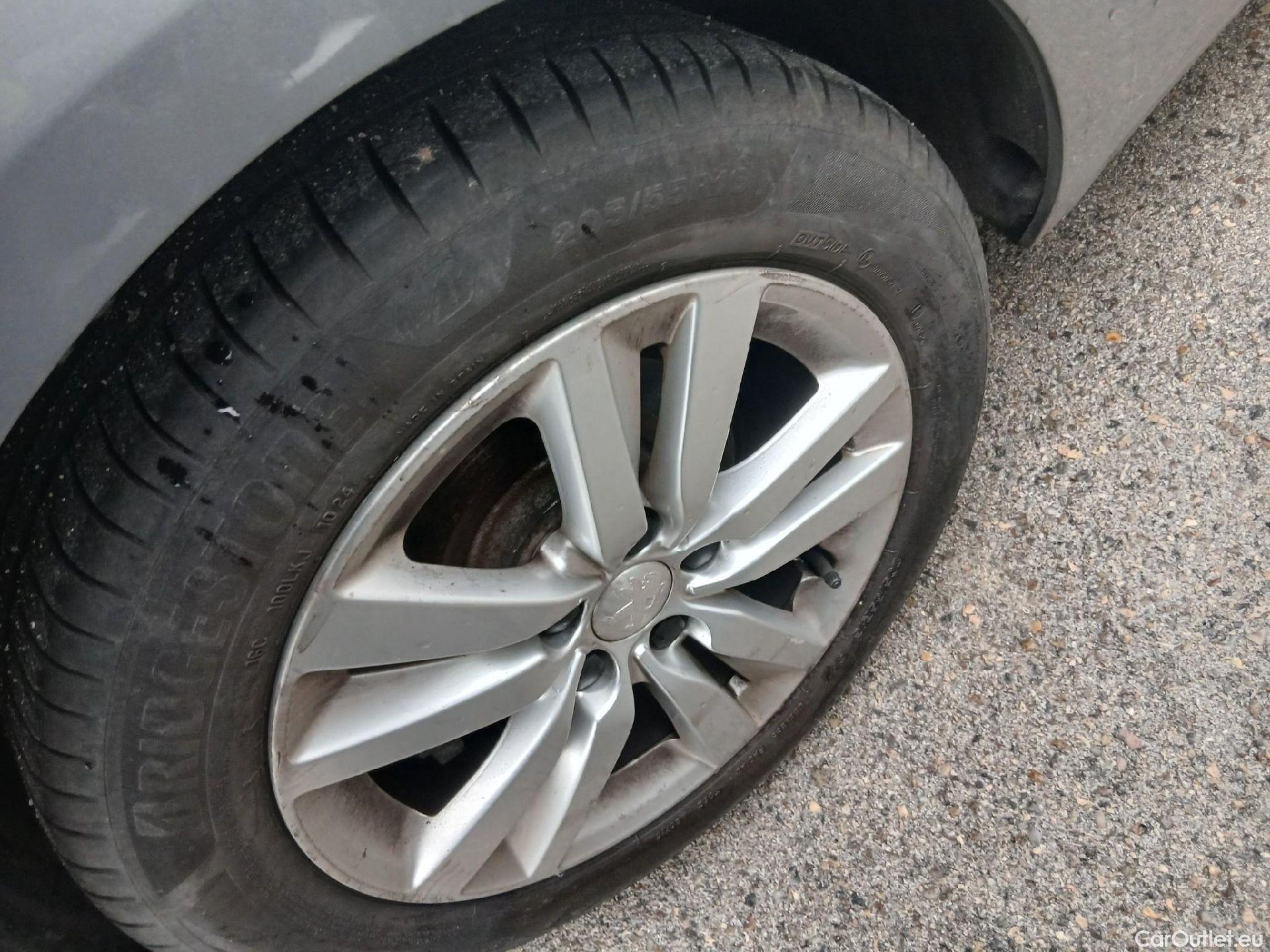  Peugeot  308 PEUGEOT  5P 2G FAMILIAR SW Business Line BlueHDi 73KW (100CV) #26