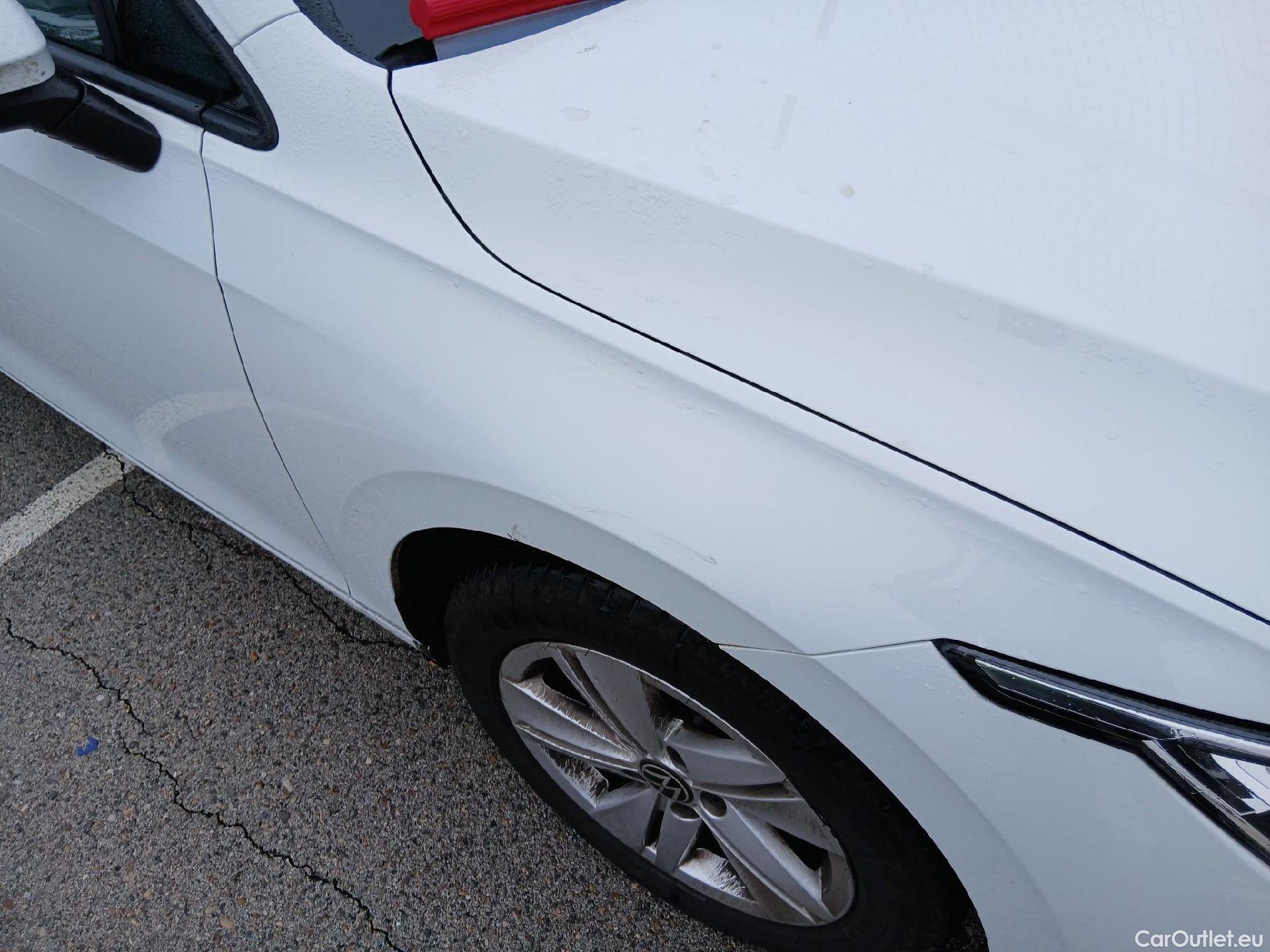  Volkswagen  Golf  VOLKSWAGEN / 2020 / 5P / familiar Life 2.0 TDI 85kW (115CV) Variant #21