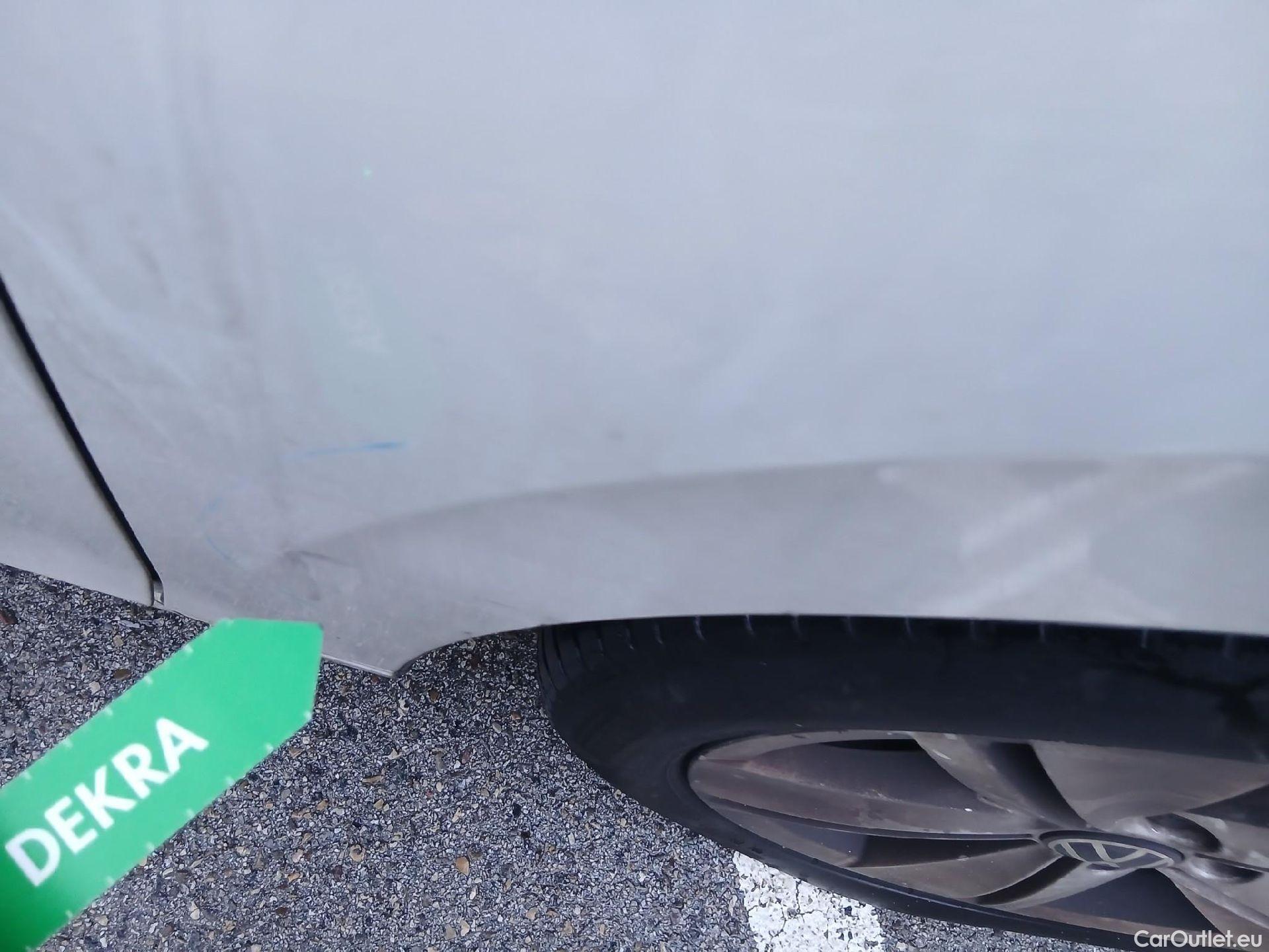  Volkswagen  Golf  VOLKSWAGEN / 2020 / 5P / berlina con portón Life 2.0 TDI 85kW (115CV) #29