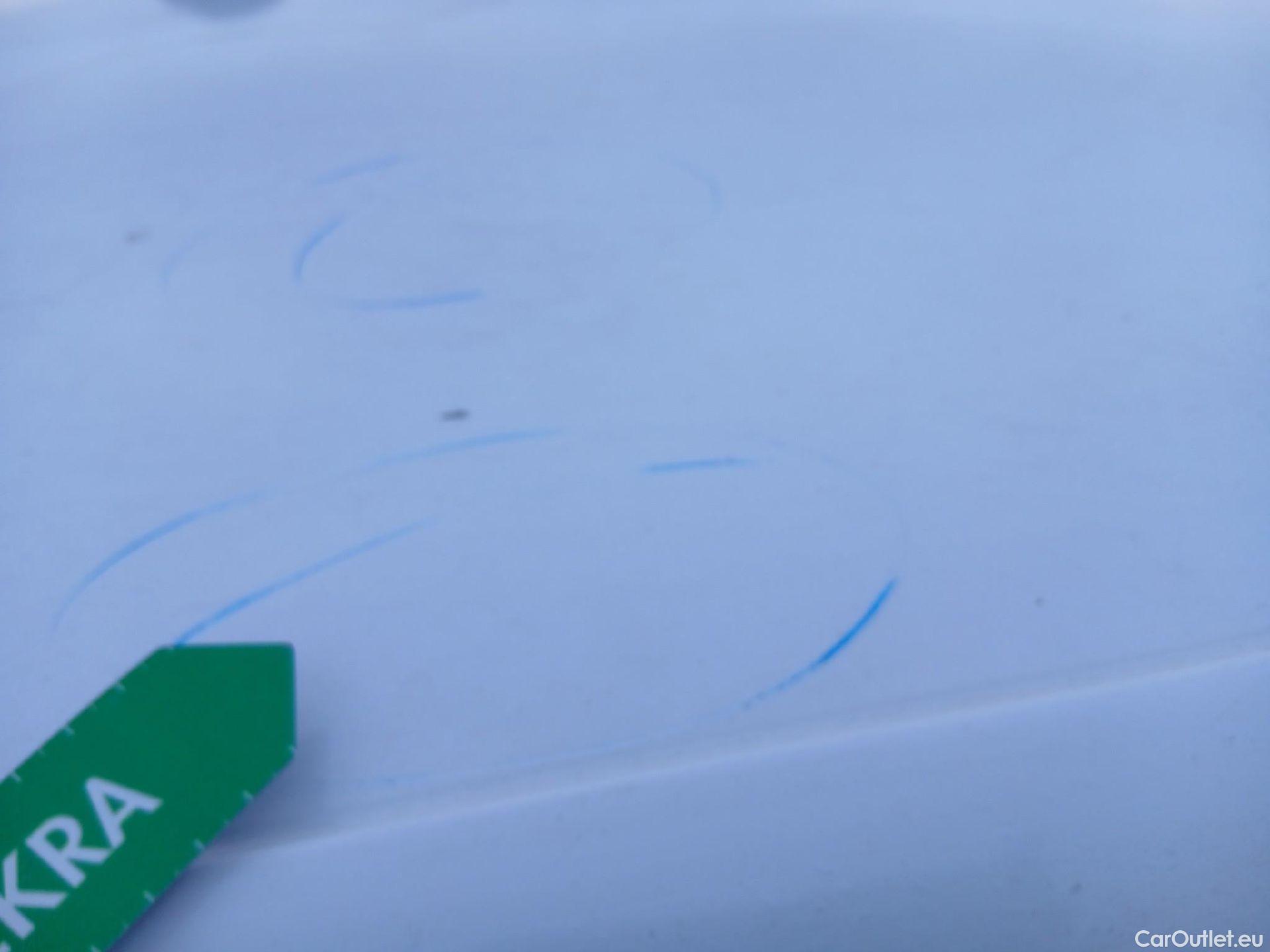  Volkswagen  Golf  VOLKSWAGEN / 2020 / 5P / berlina con portón Life 2.0 TDI 85kW (115CV) #32