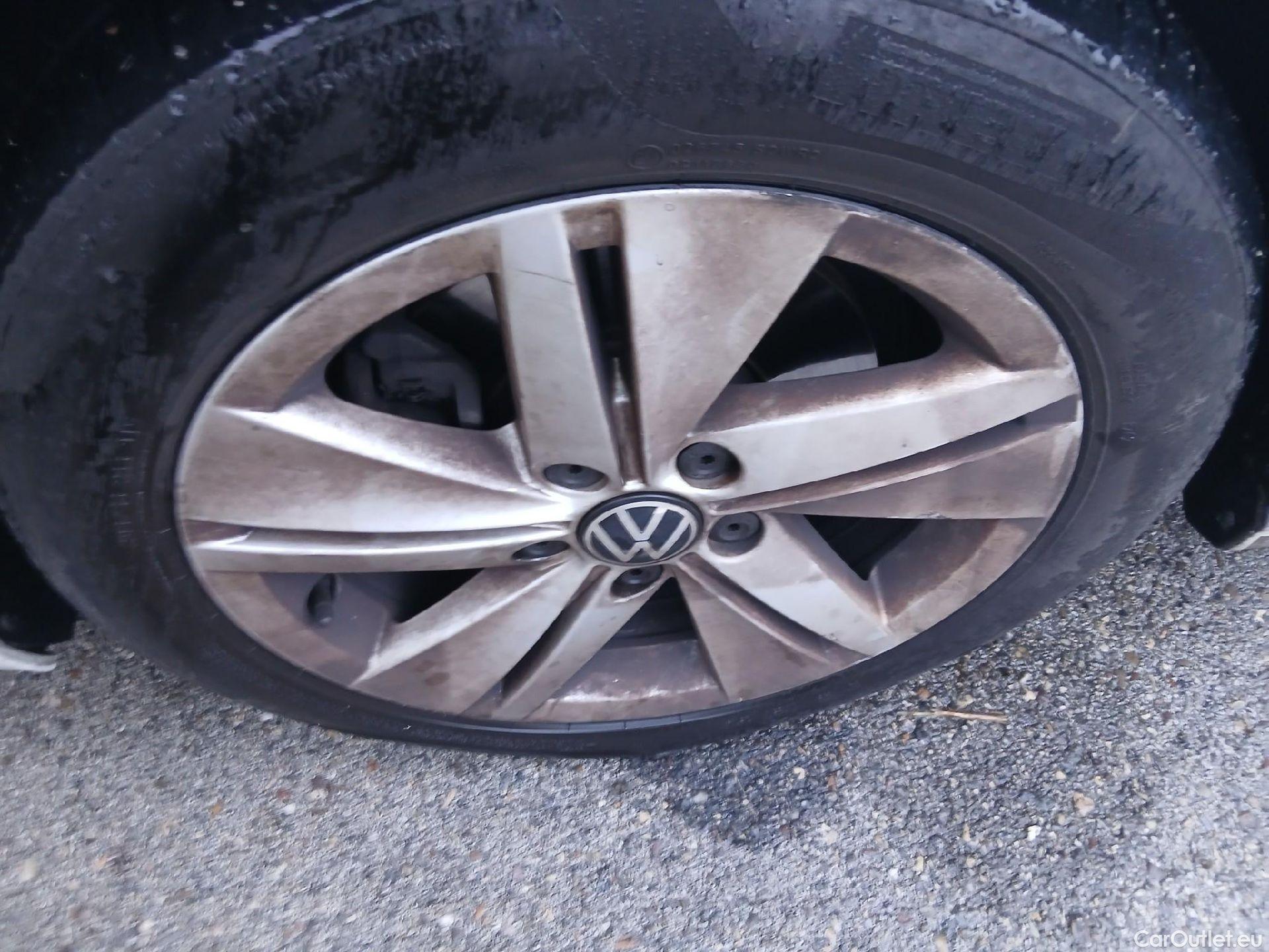  Volkswagen  Golf  VOLKSWAGEN / 2020 / 5P / berlina con portón Life 2.0 TDI 85kW (115CV) #1