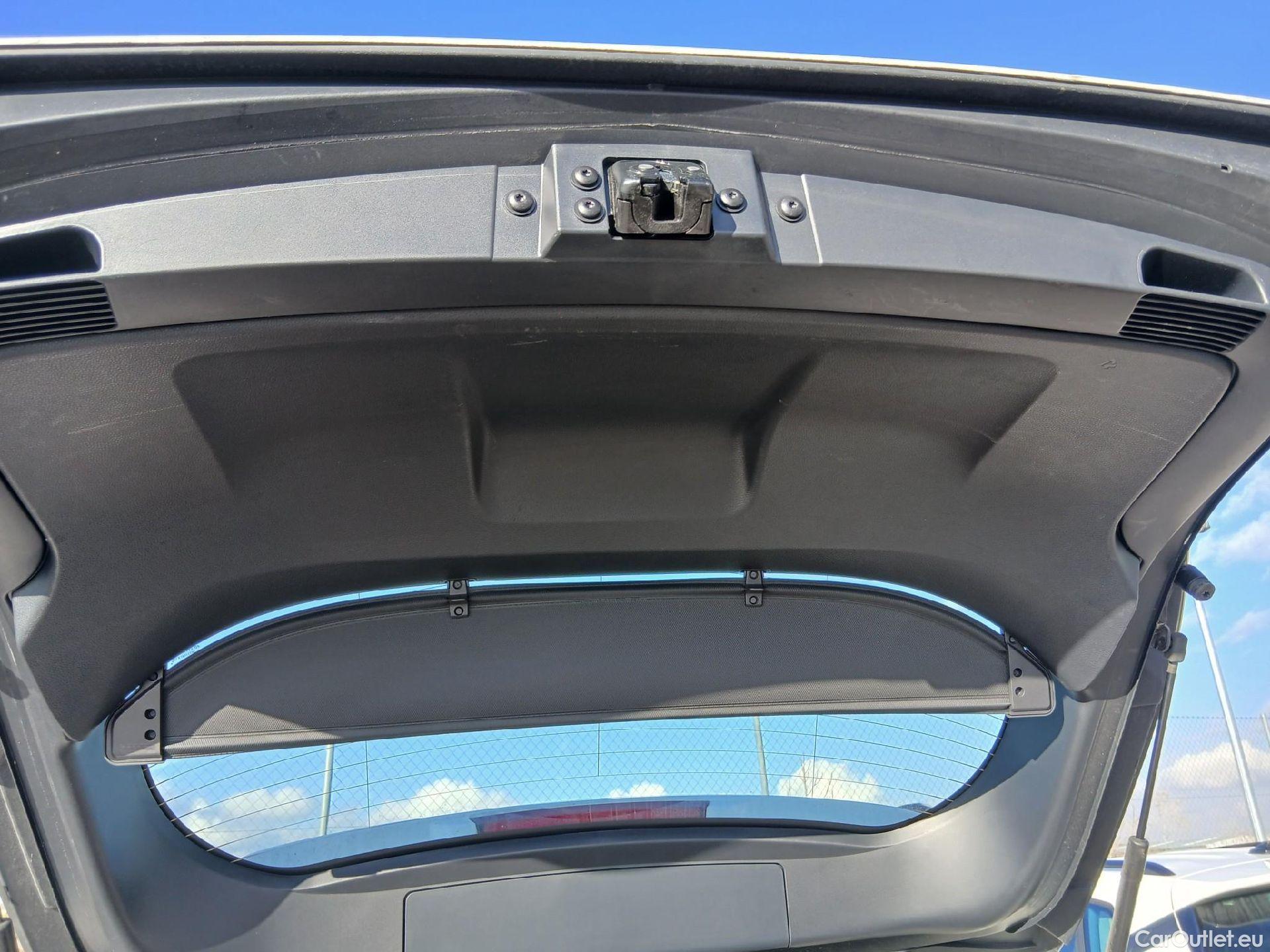  Toyota  Corolla TOYOTA  / 2019 / 5P / familiar 1.8 125H BUSINESS E-CVT TOU SPORT #16