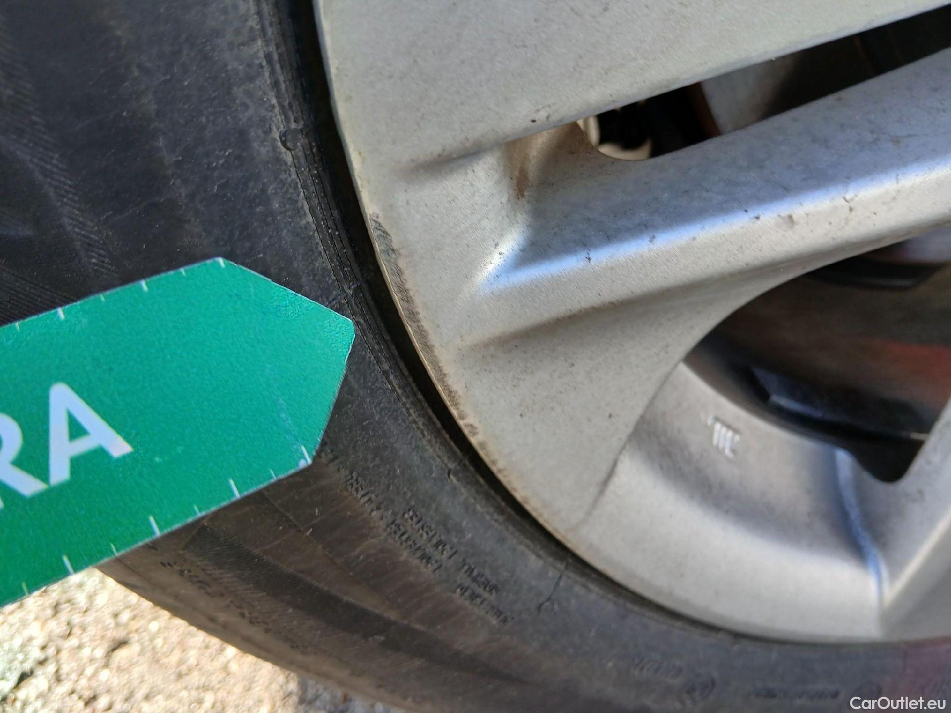  Toyota  Corolla TOYOTA  / 2019 / 5P / familiar 1.8 125H BUSINESS E-CVT TOU SPORT #29